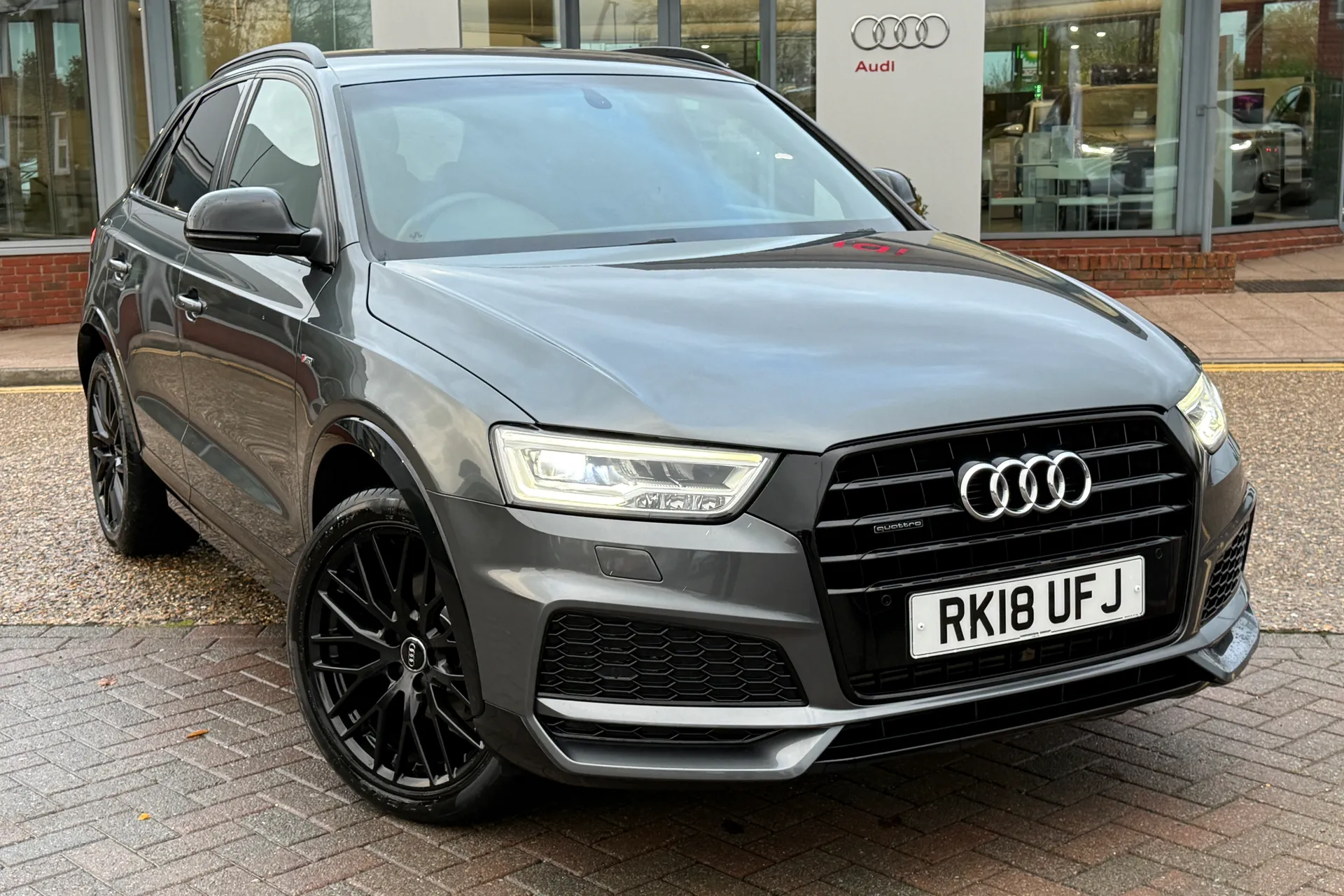 Audi Q3 thumbnail image number 20