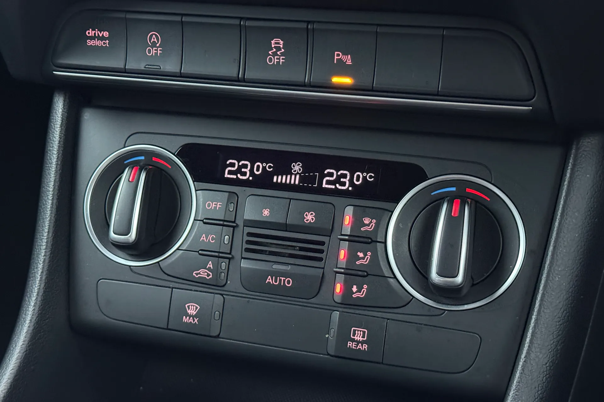 Audi Q3 thumbnail image number 13