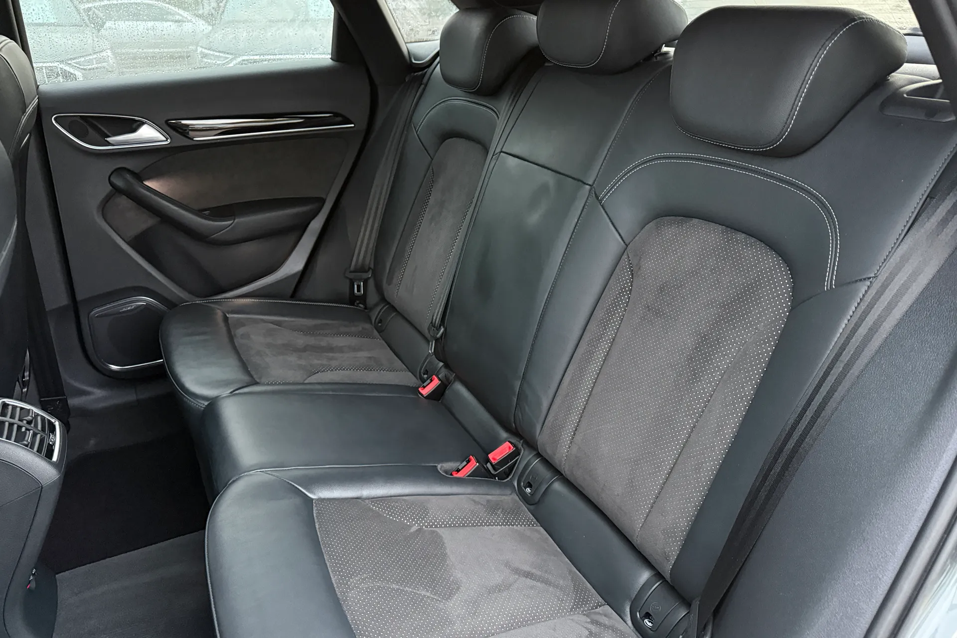 Audi Q3 thumbnail image number 37