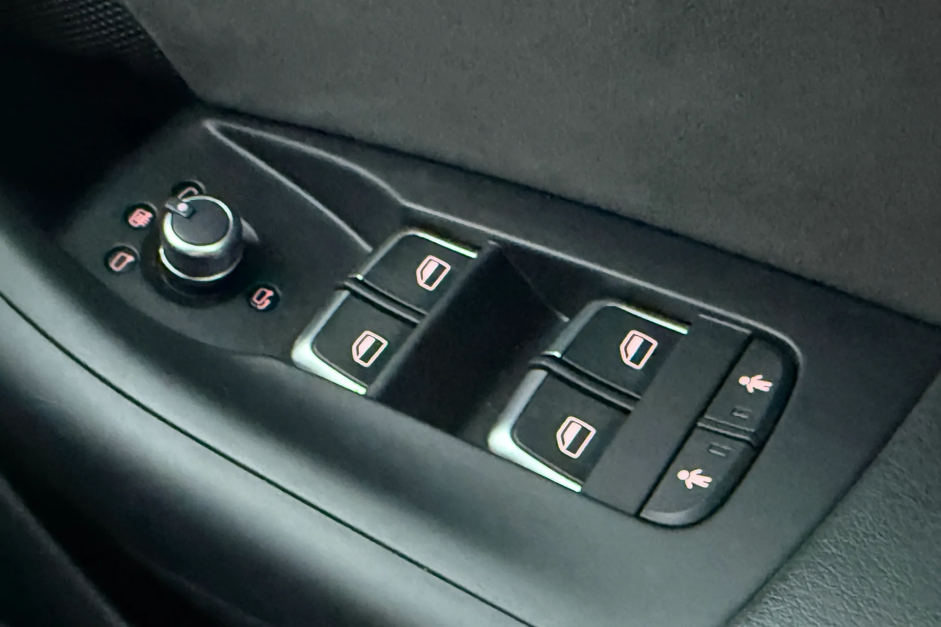 Audi Q3 thumbnail image number 17