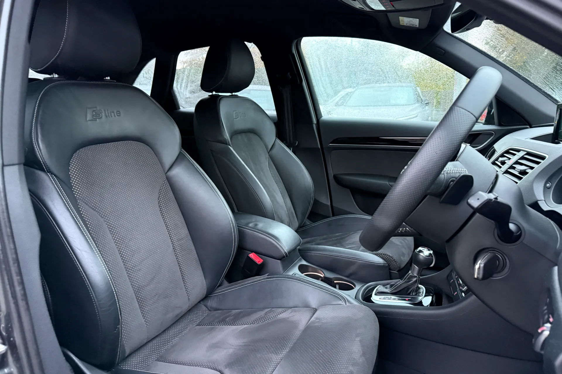 Audi Q3 thumbnail image number 23