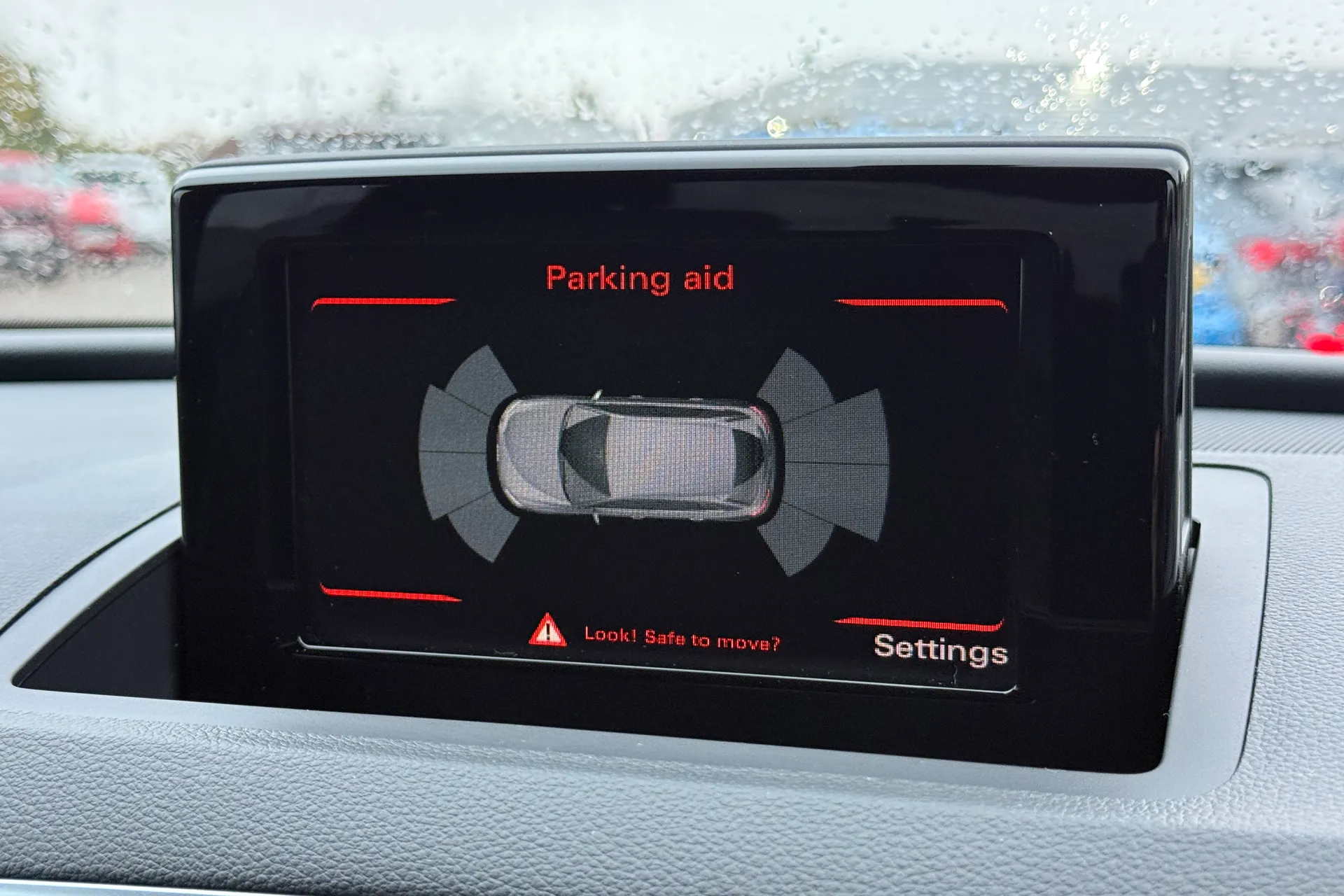 Audi Q3 thumbnail image number 9