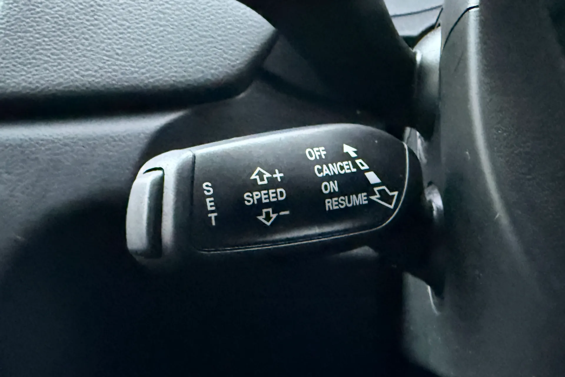 Audi Q3 thumbnail image number 16