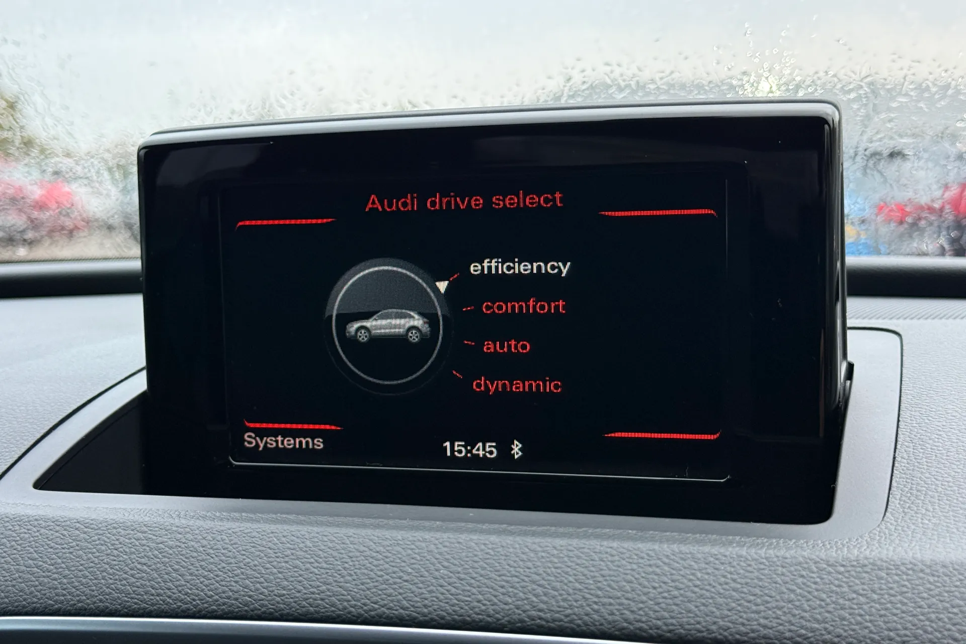 Audi Q3 thumbnail image number 10