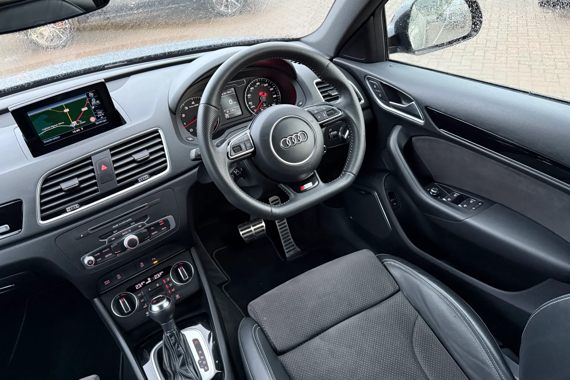 Audi Q3 thumbnail image number 36