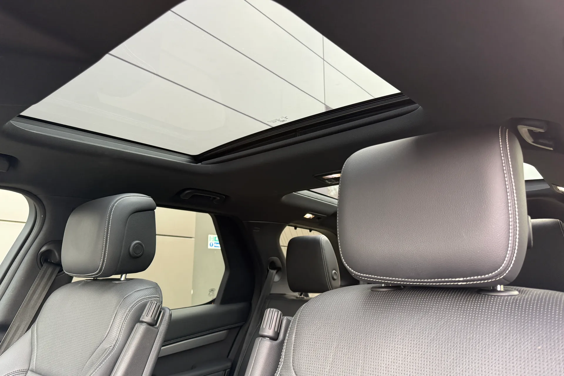 LAND ROVER DISCOVERY thumbnail image number 4