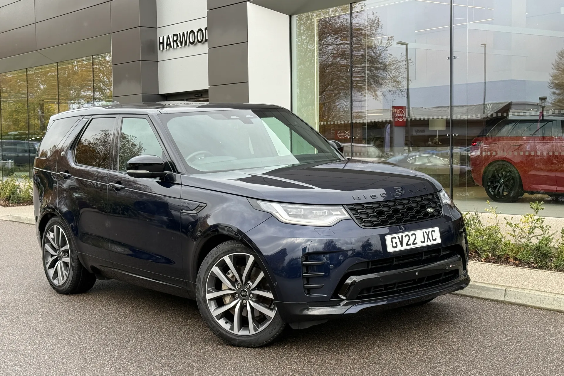 LAND ROVER DISCOVERY focused image