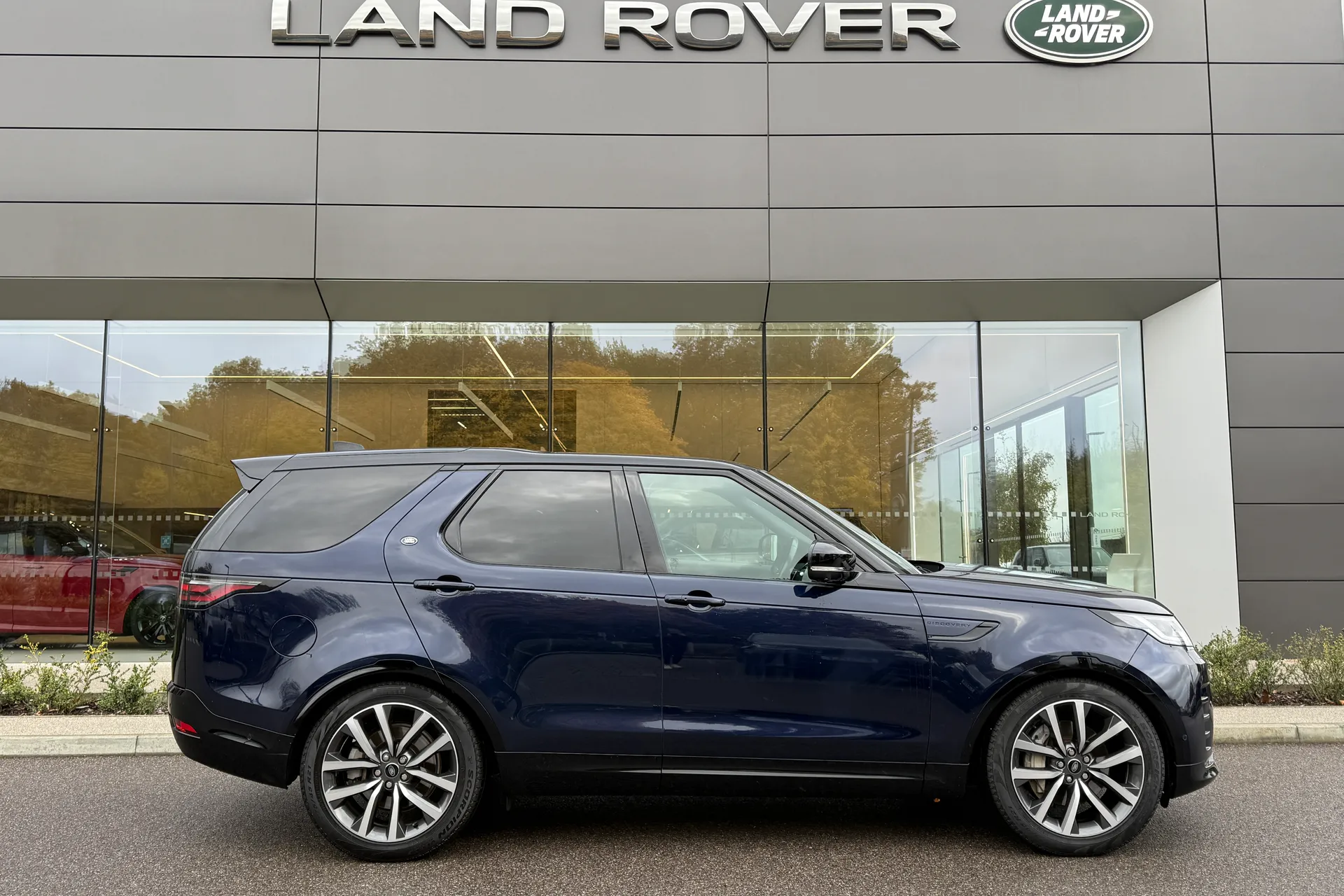 LAND ROVER DISCOVERY thumbnail image number 2