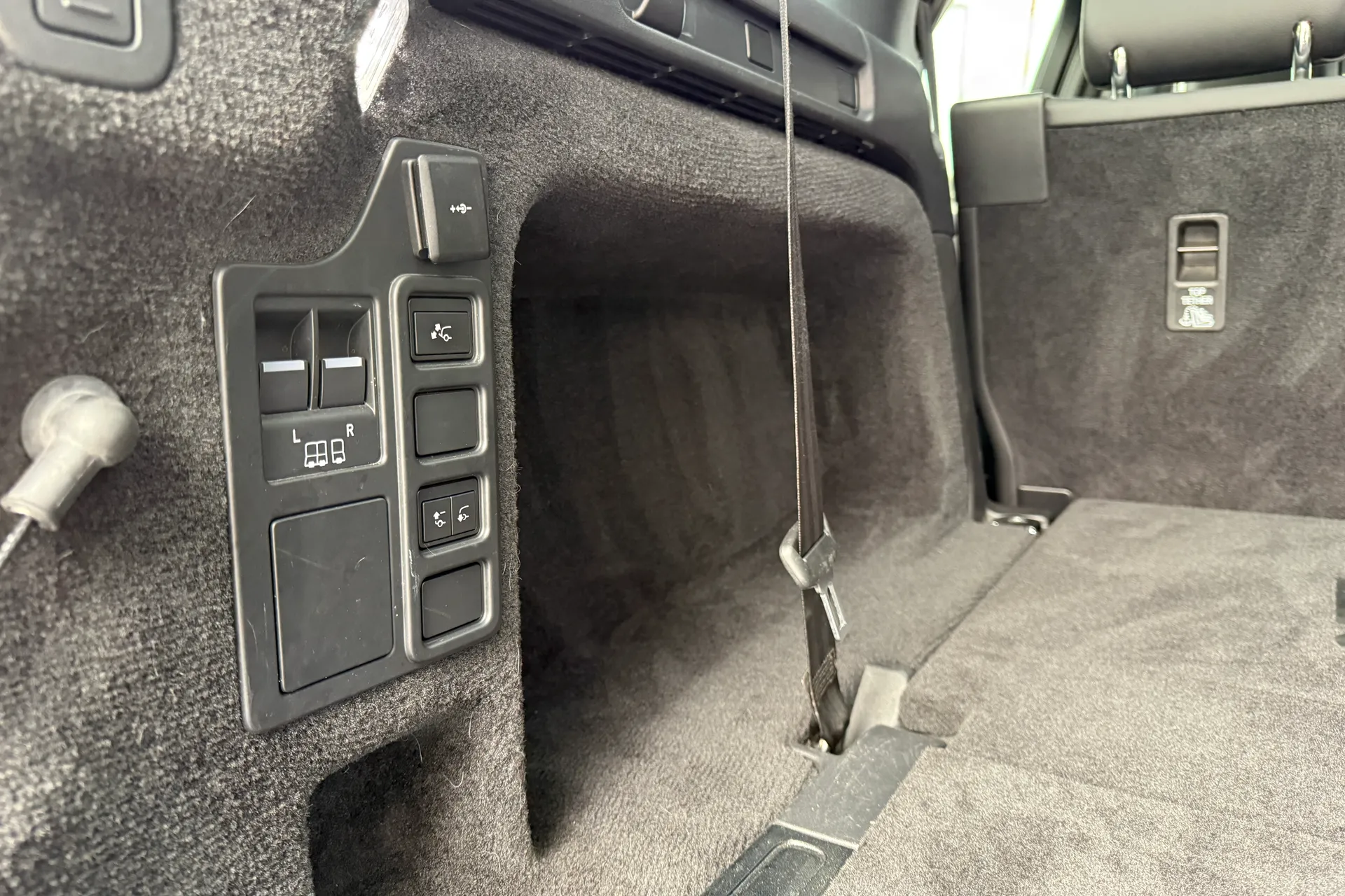 LAND ROVER DISCOVERY thumbnail image number 32