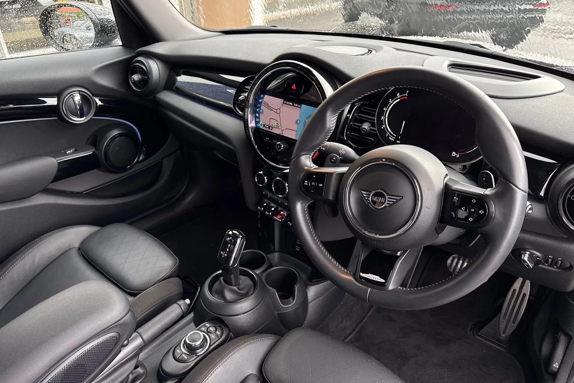 MINI HATCHBACK thumbnail image number 5