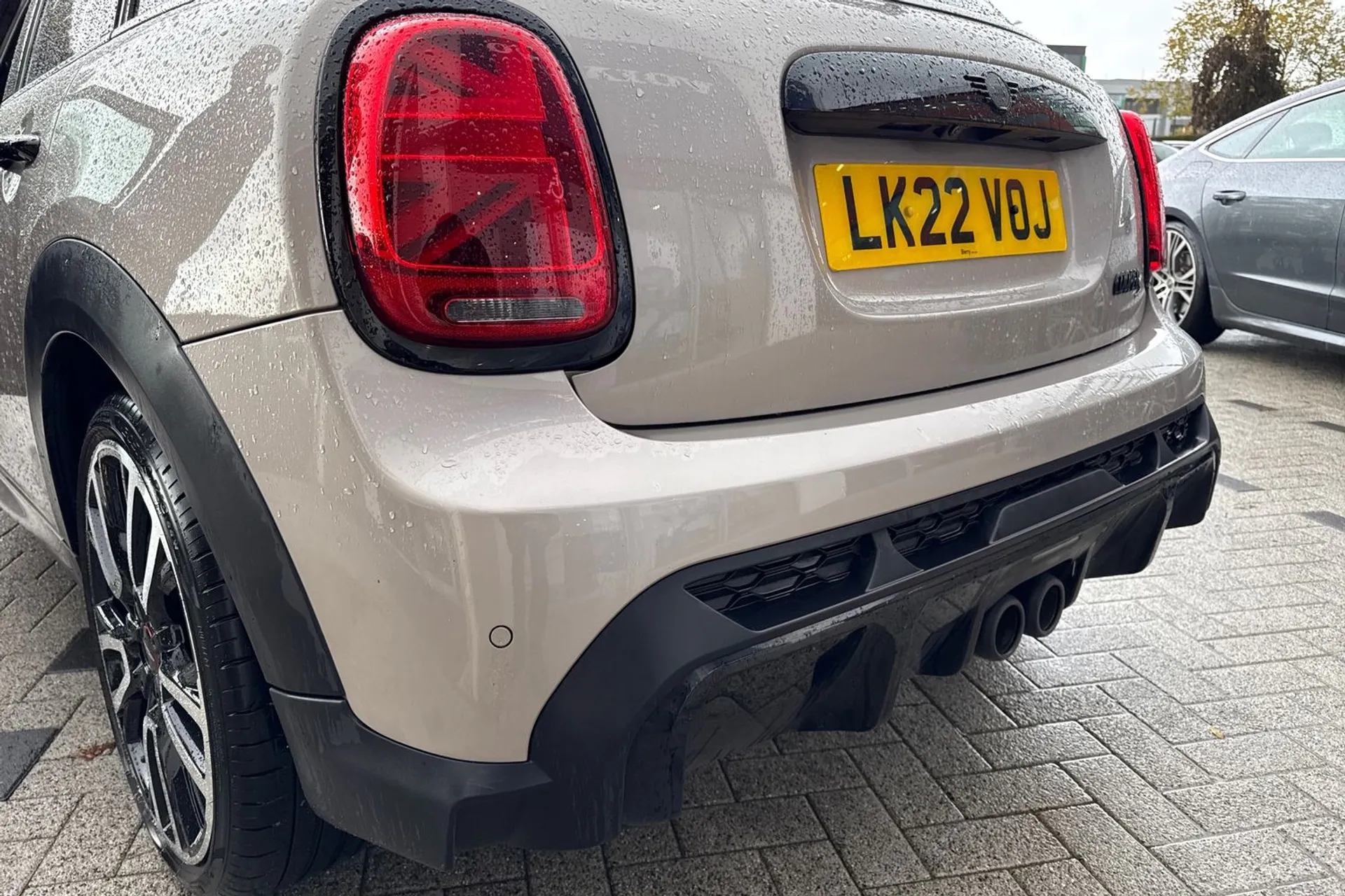 MINI HATCHBACK thumbnail image number 17