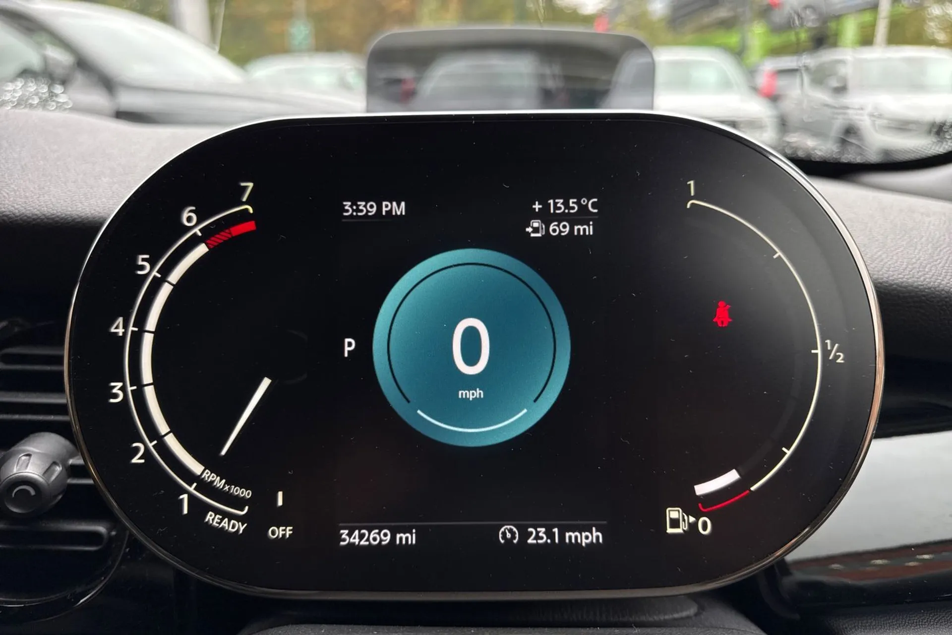 MINI HATCHBACK thumbnail image number 45