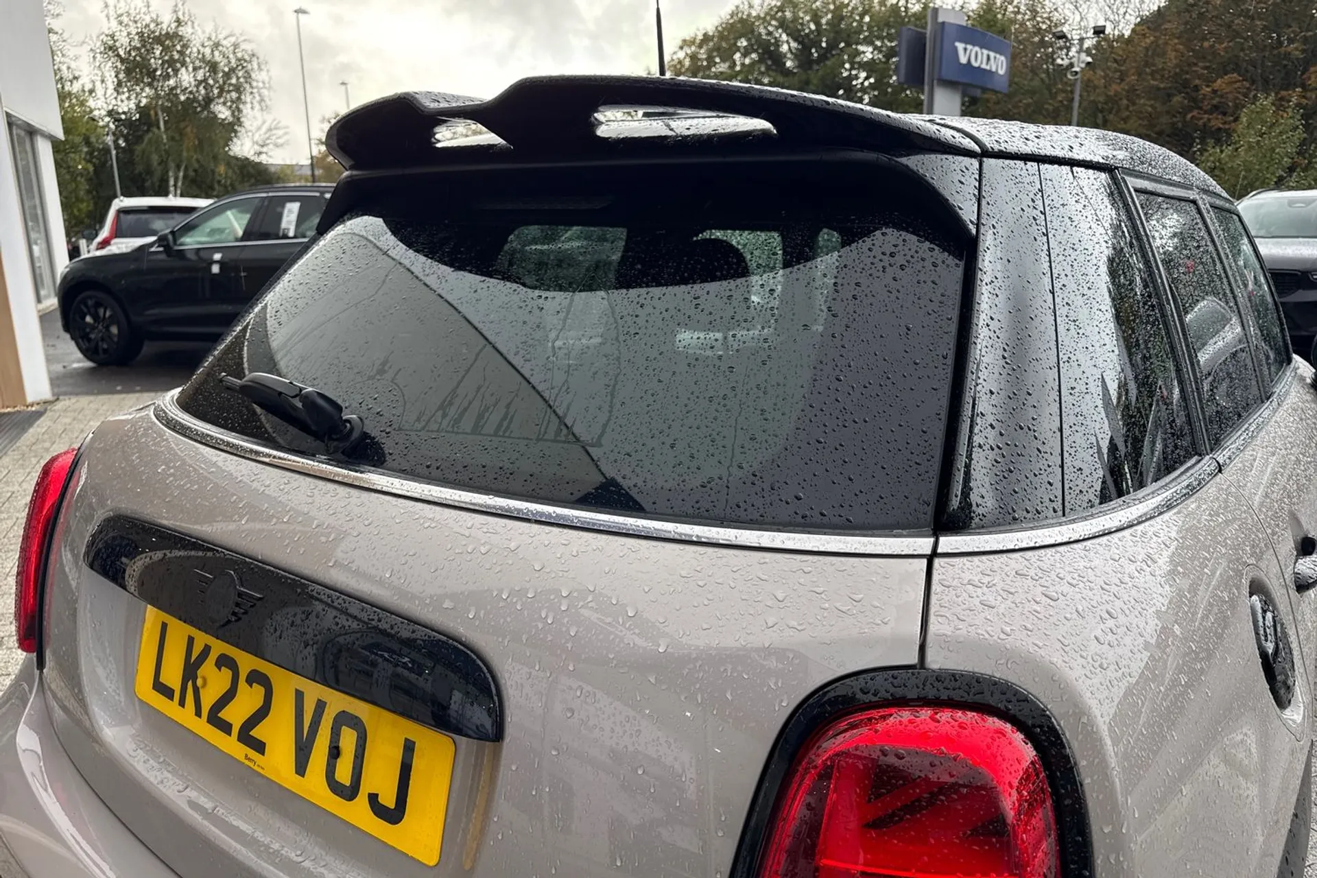 MINI HATCHBACK thumbnail image number 15