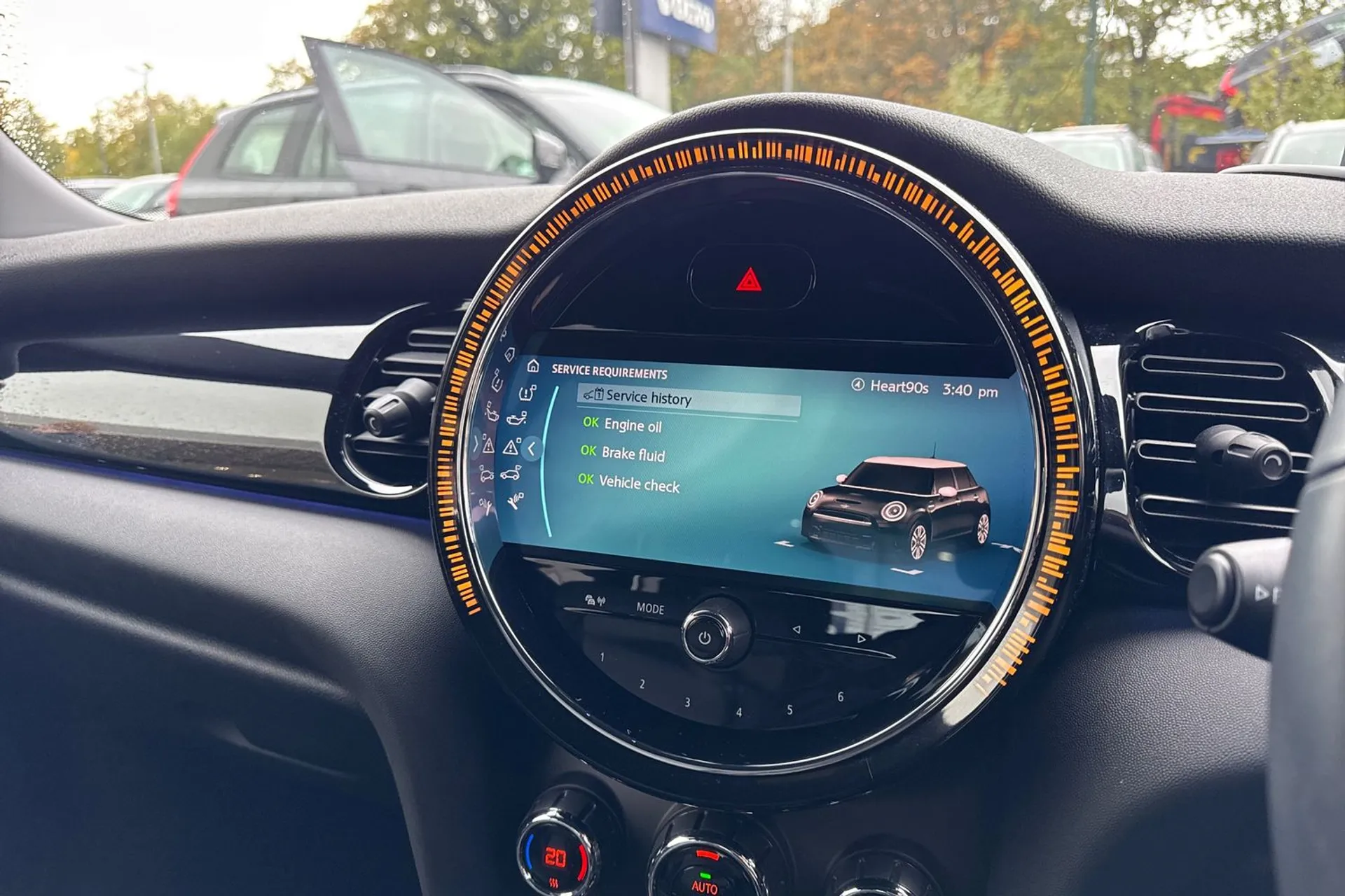 MINI HATCHBACK thumbnail image number 42