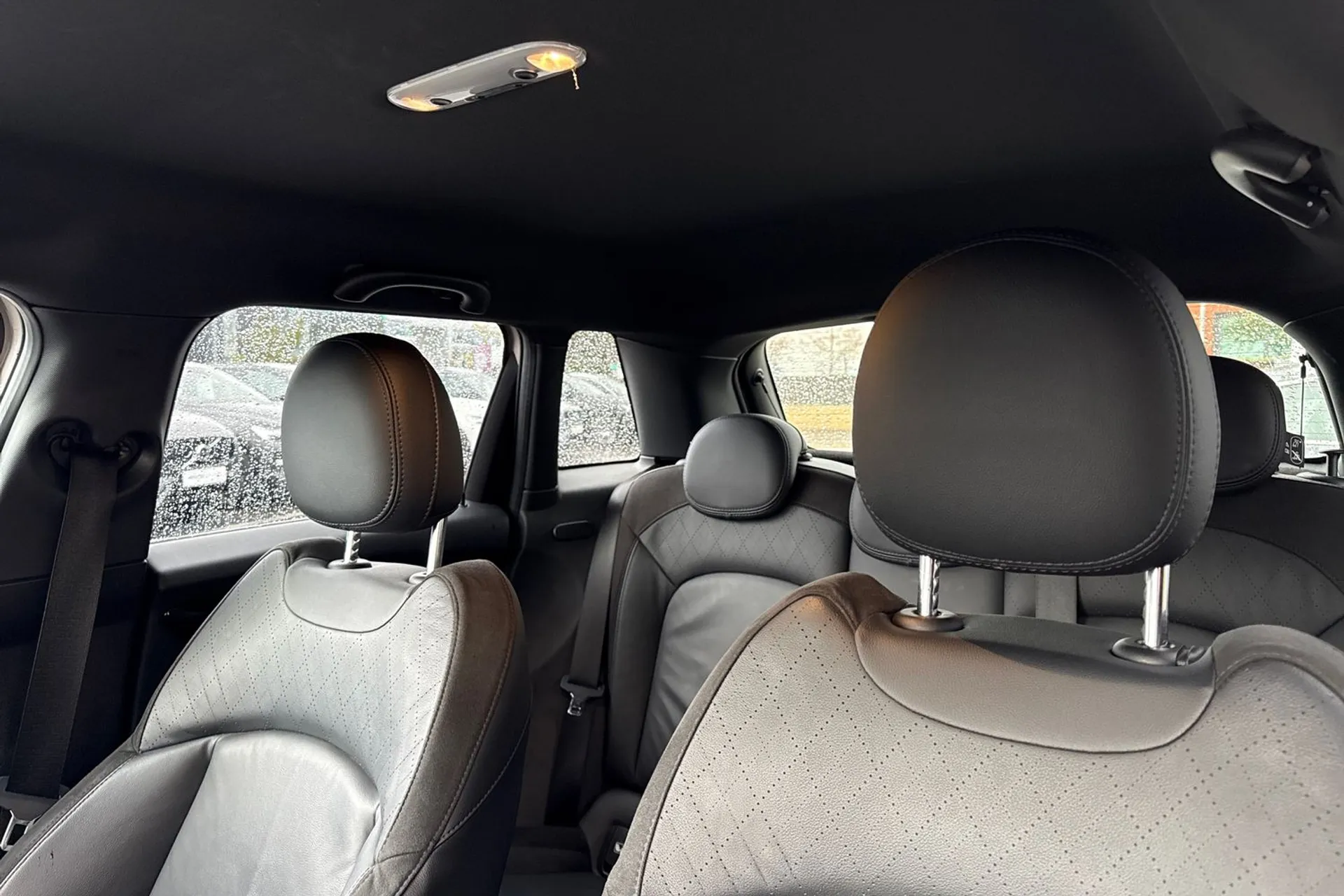 MINI HATCHBACK thumbnail image number 28