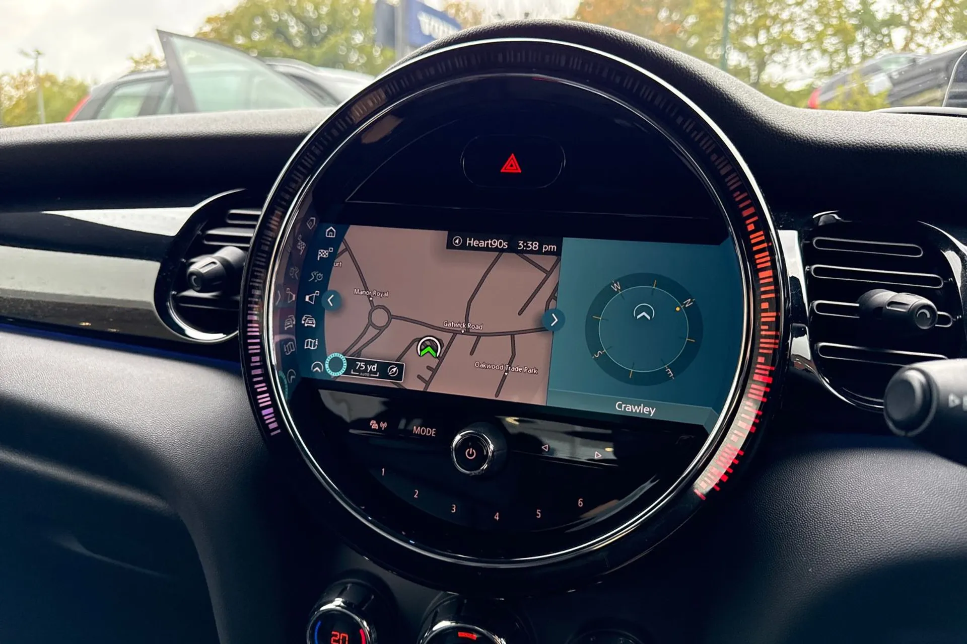 MINI HATCHBACK thumbnail image number 37