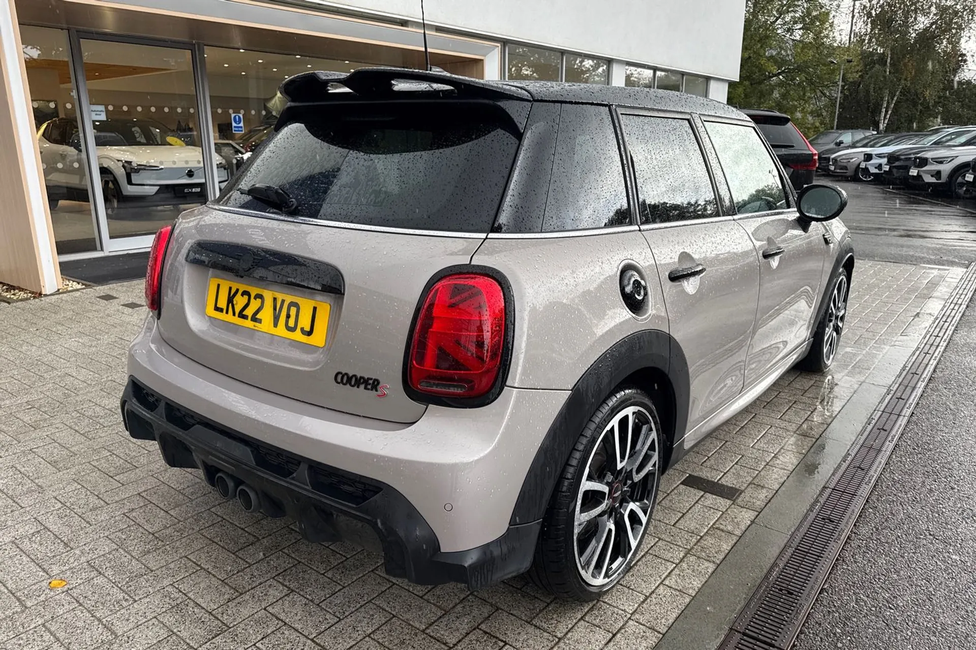MINI HATCHBACK thumbnail image number 7