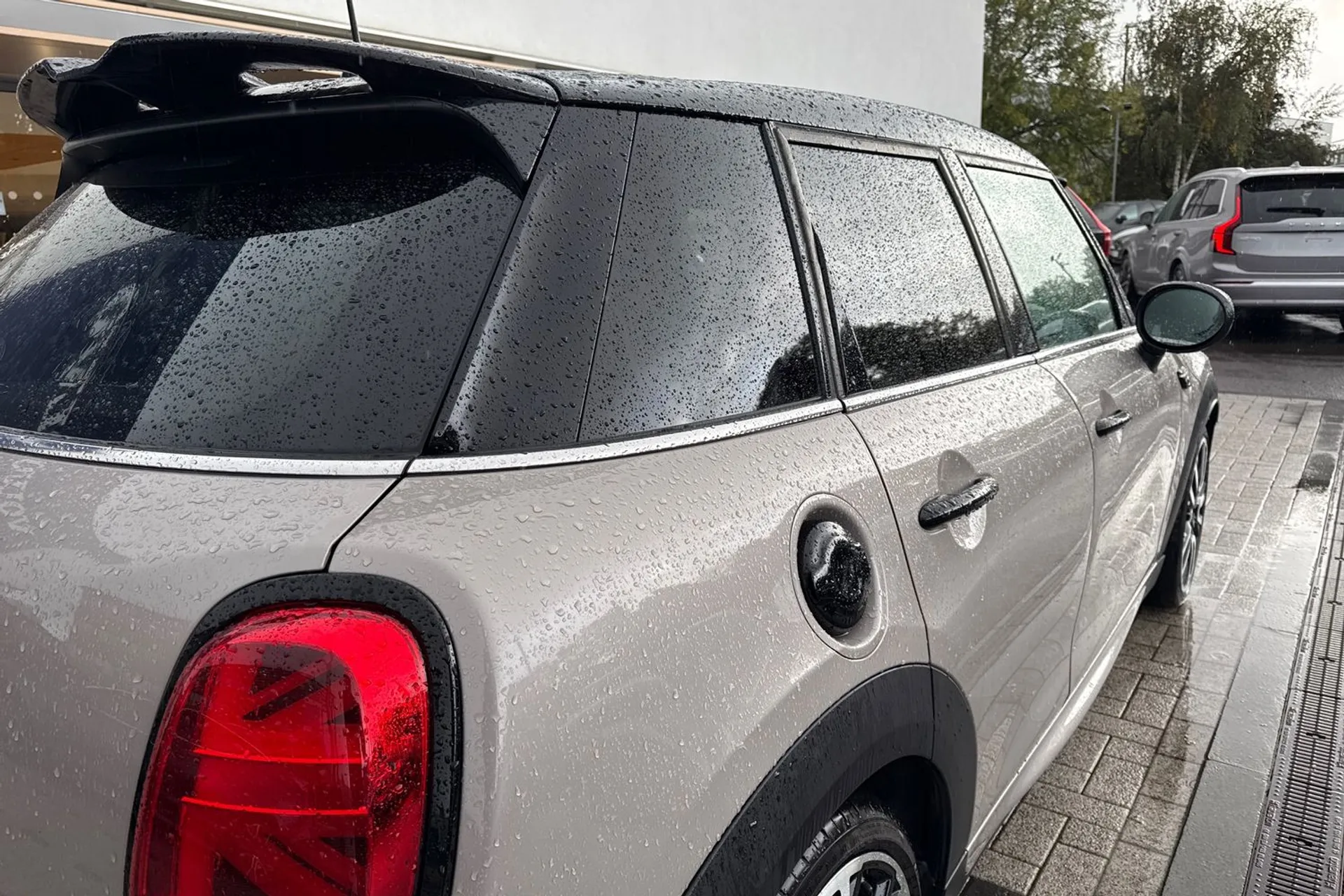 MINI HATCHBACK thumbnail image number 14