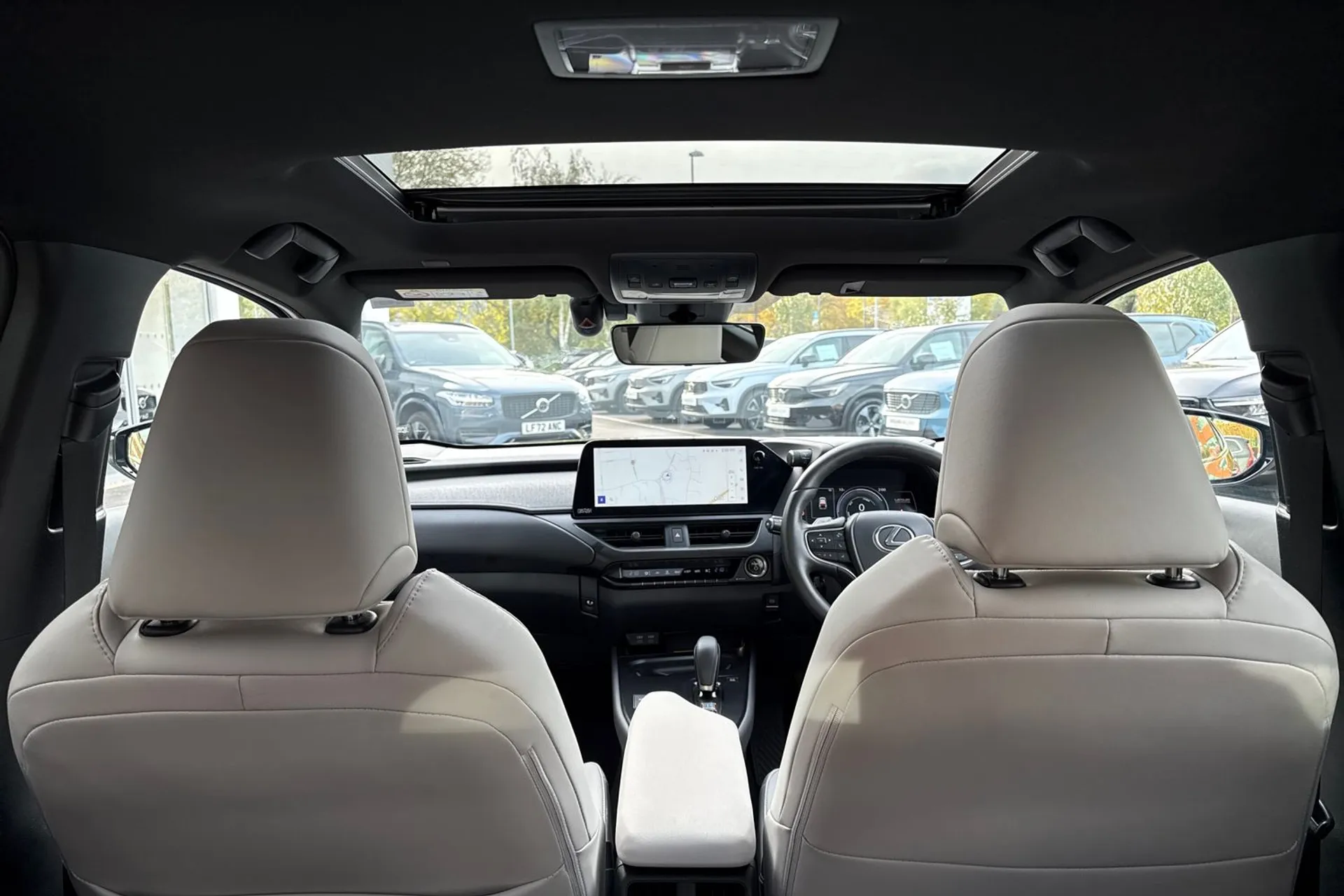 LEXUS UX thumbnail image number 22