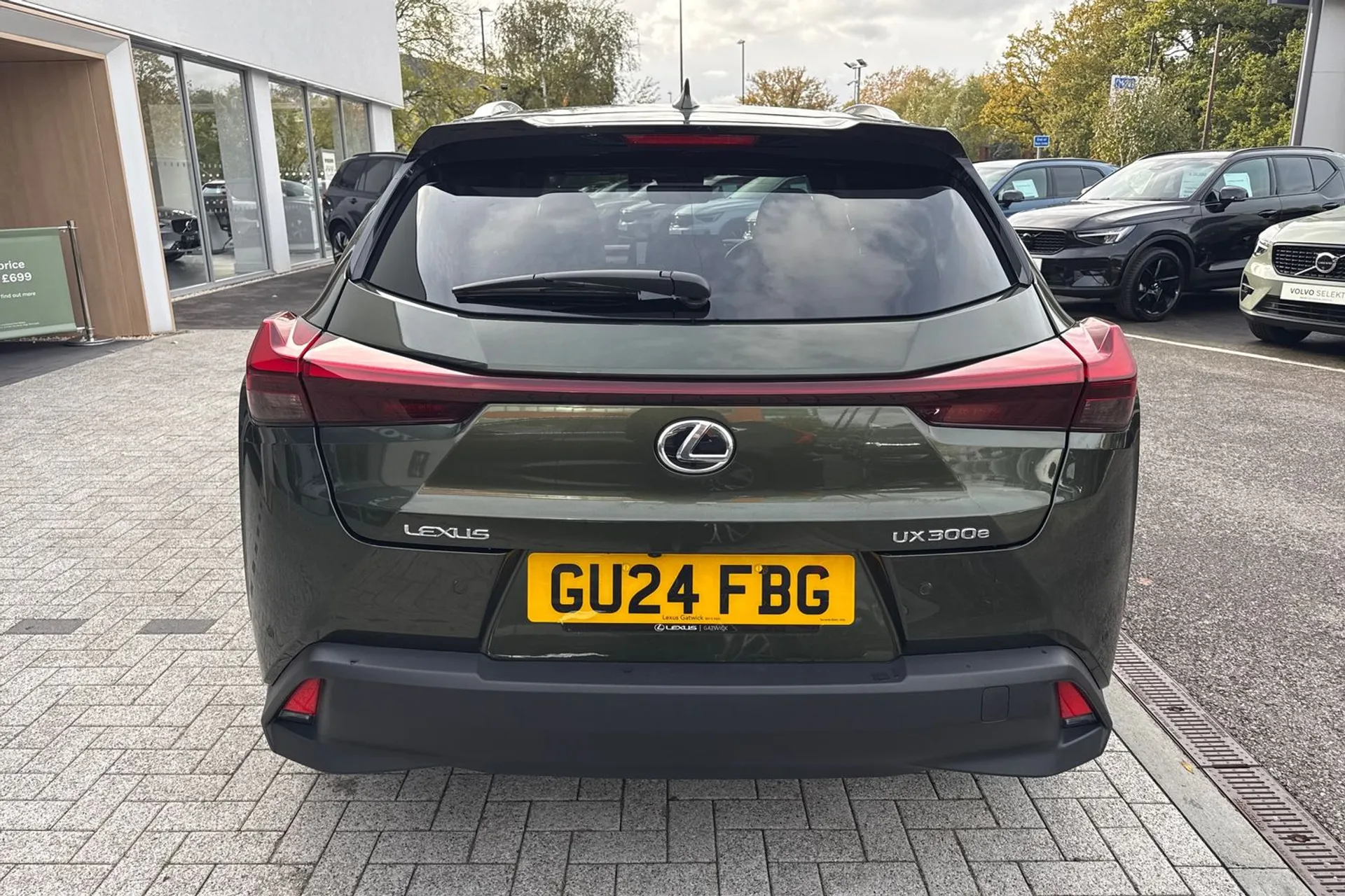 LEXUS UX thumbnail image number 9