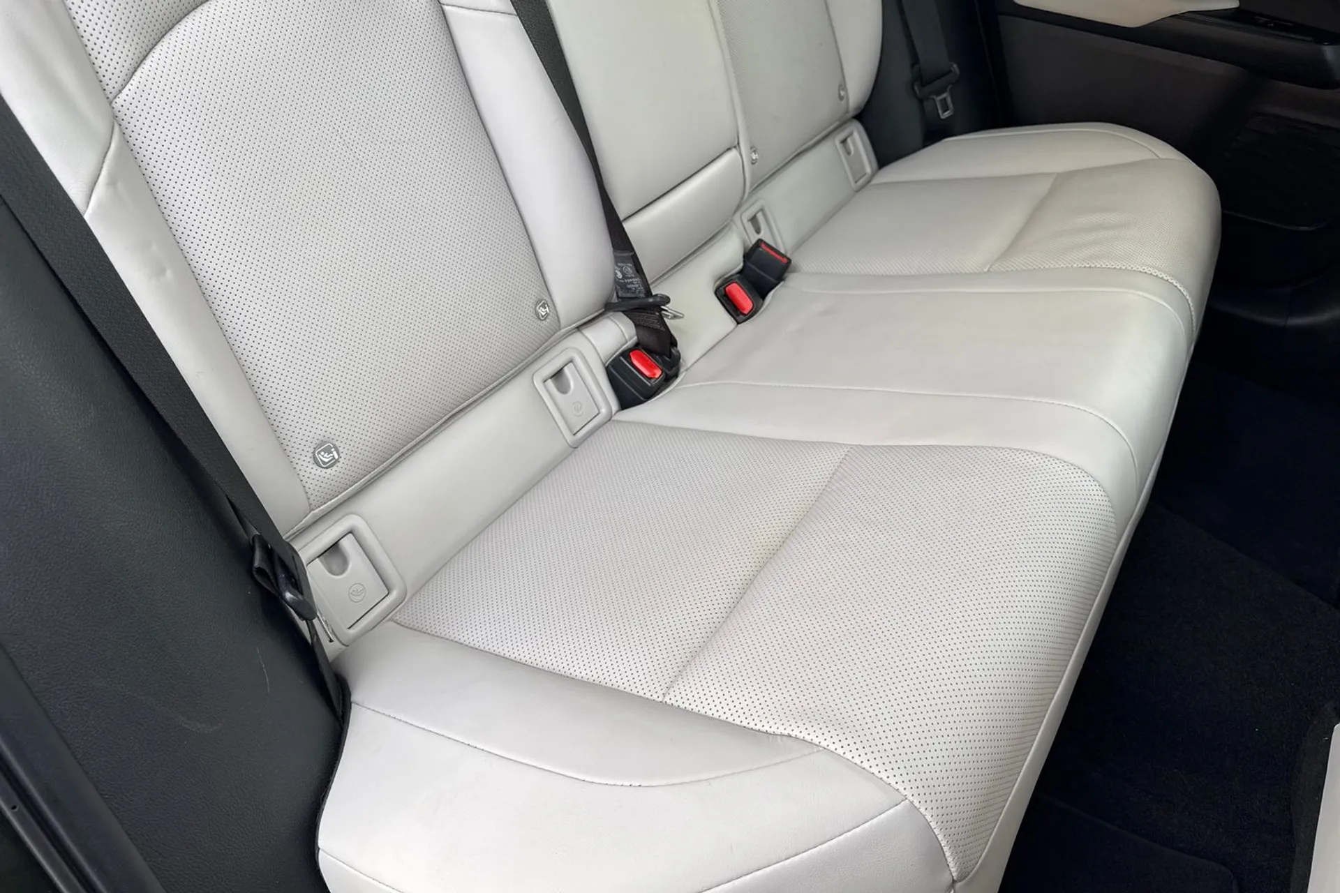 LEXUS UX thumbnail image number 25