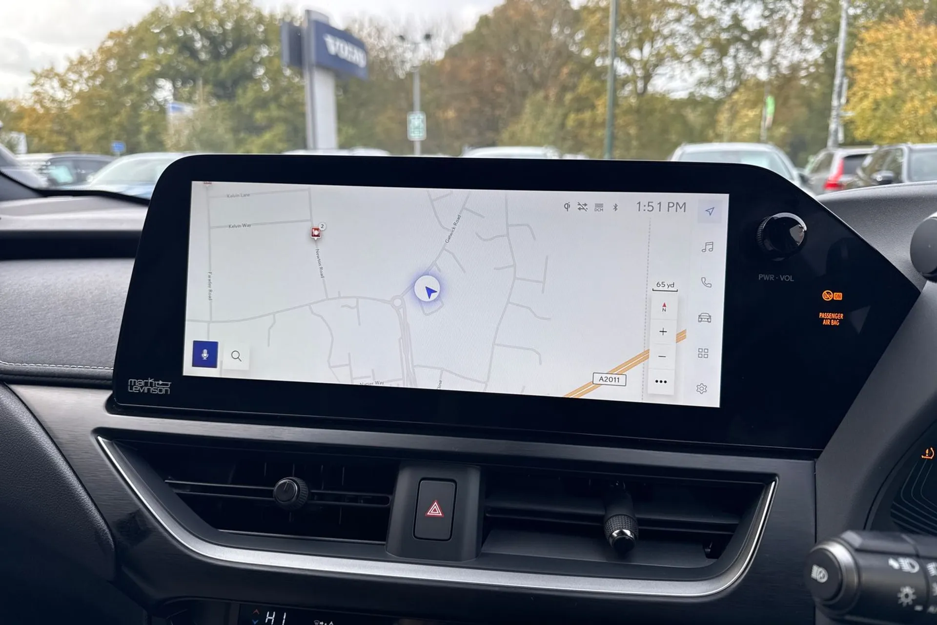 LEXUS UX thumbnail image number 5