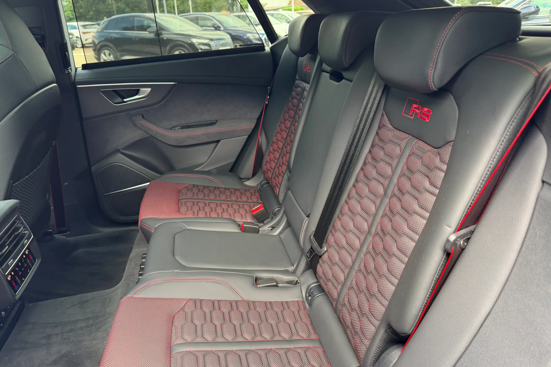 Audi RS Q8 thumbnail image number 53