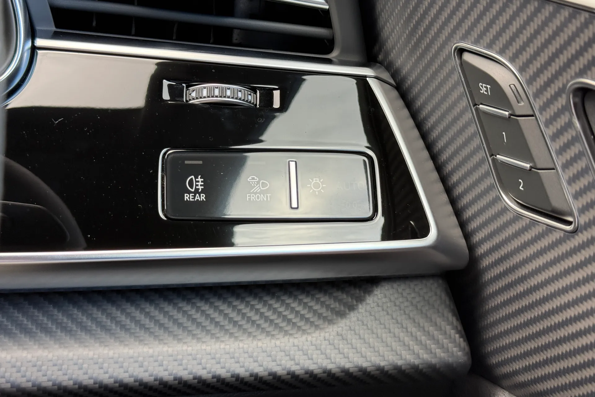 Audi RS Q8 thumbnail image number 18