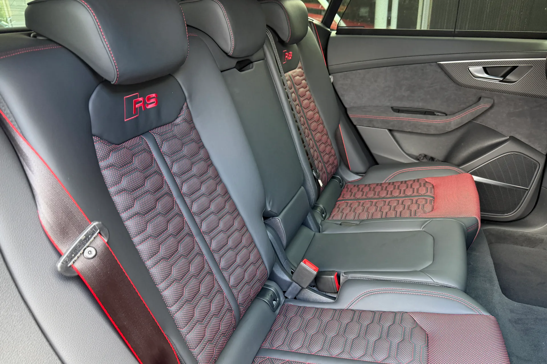 Audi RS Q8 thumbnail image number 36