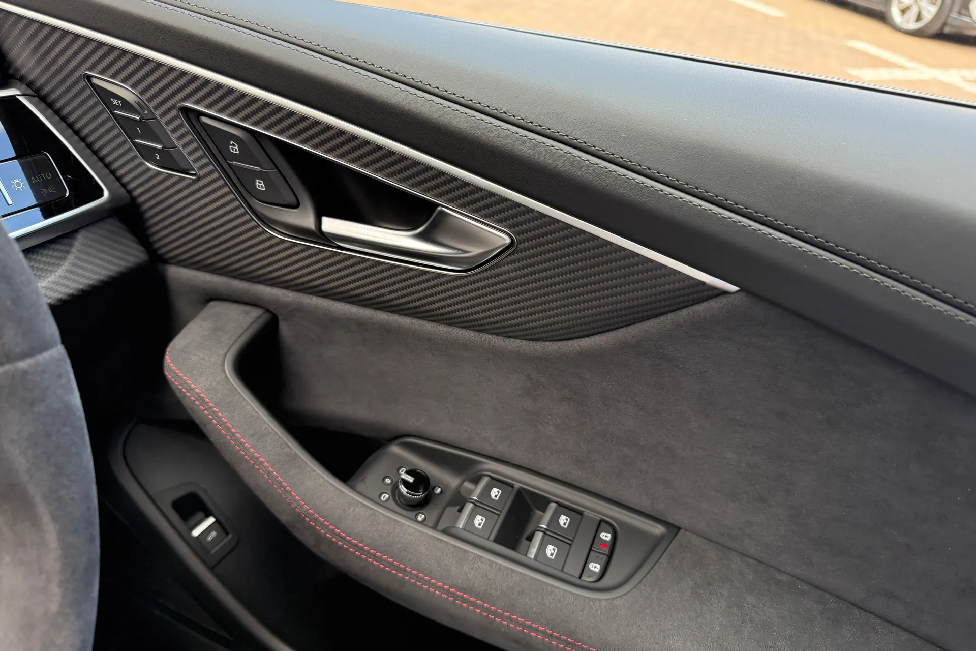 Audi RS Q8 thumbnail image number 19