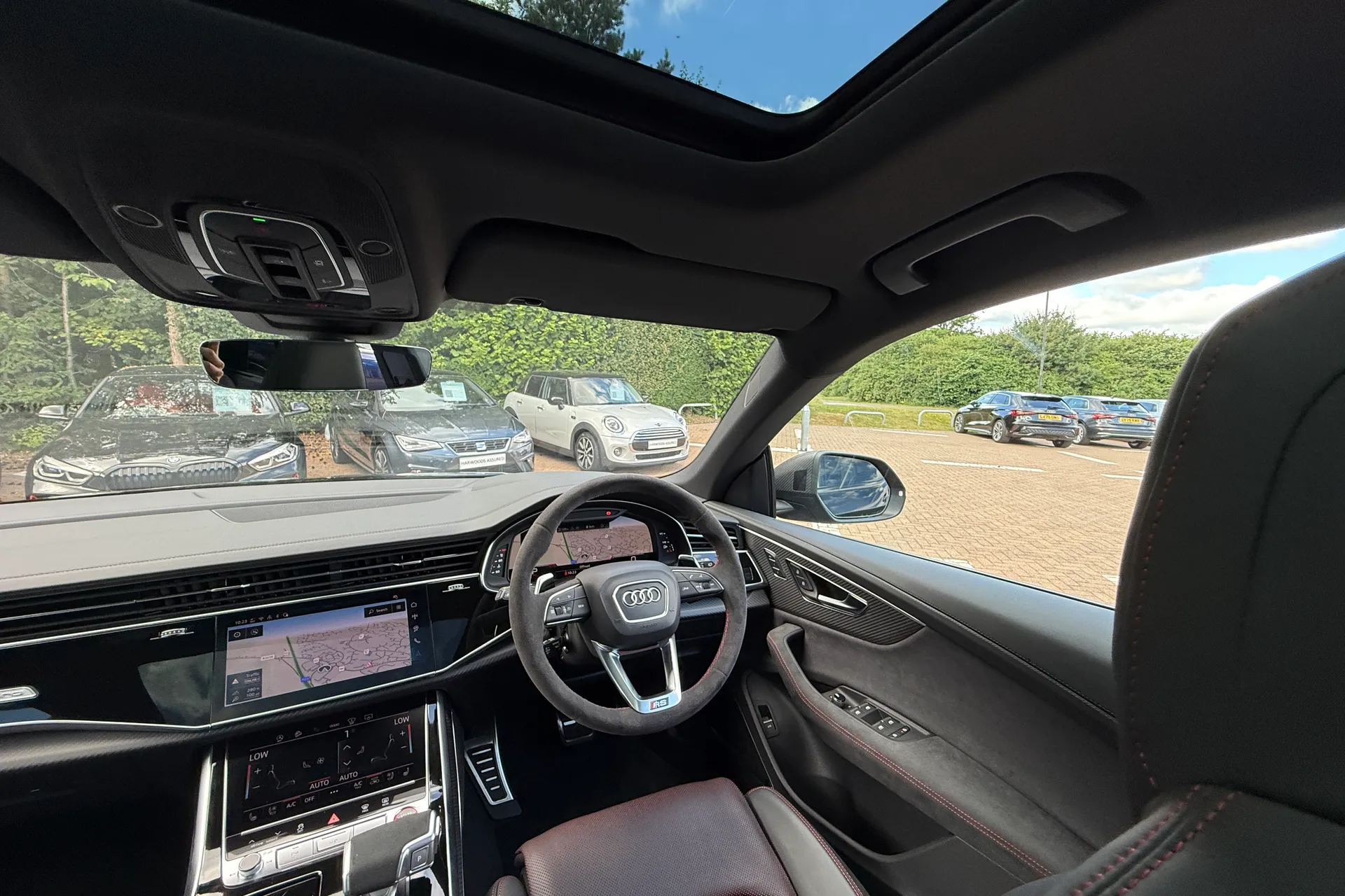 Audi RS Q8 thumbnail image number 41