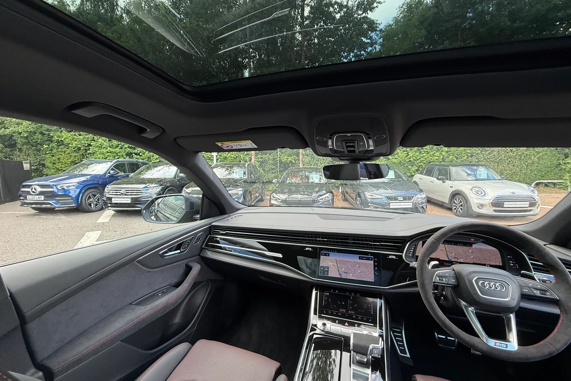 Audi RS Q8 thumbnail image number 40