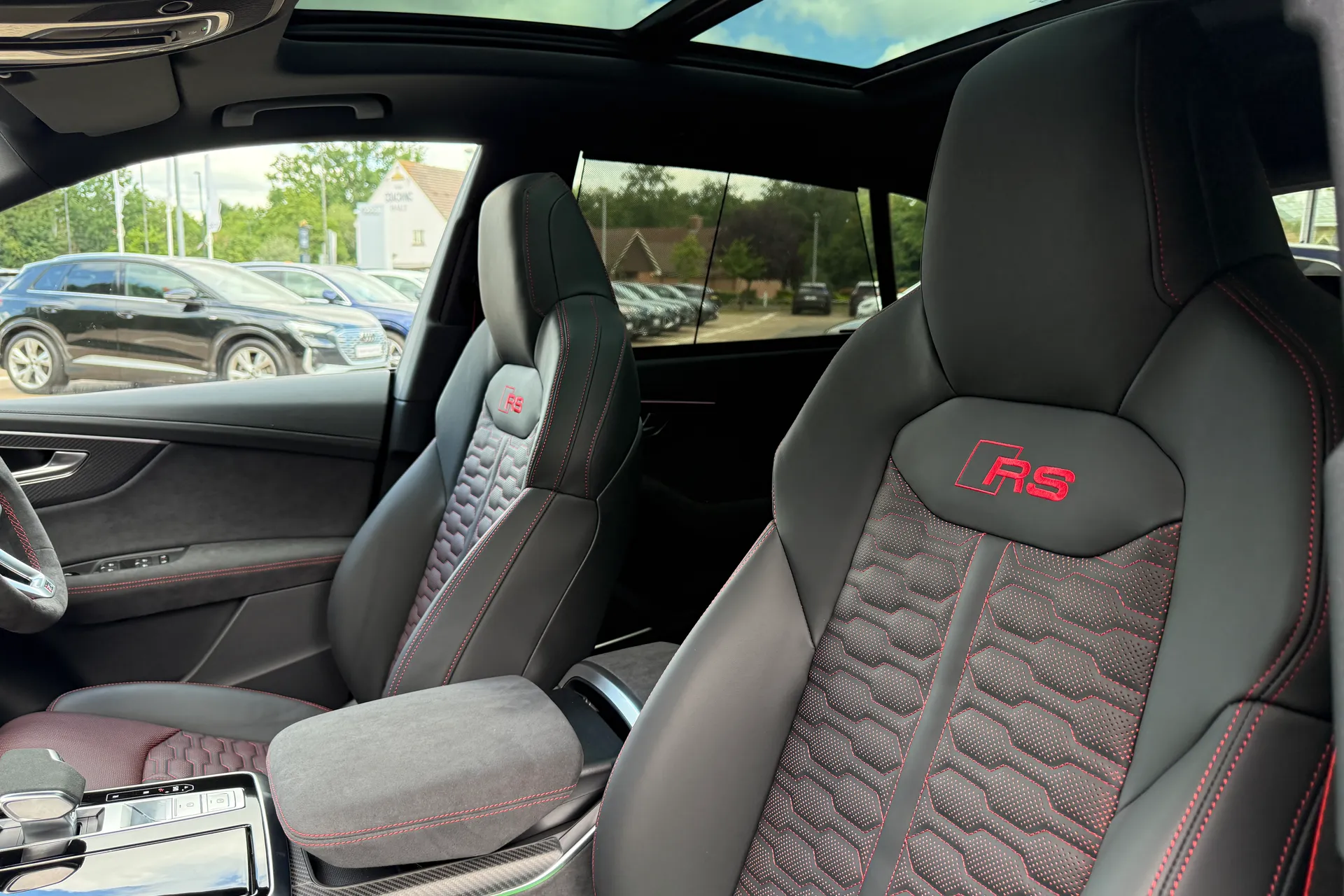 Audi RS Q8 thumbnail image number 56