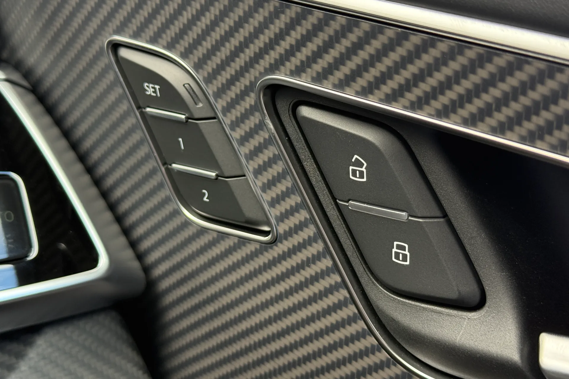 Audi RS Q8 thumbnail image number 20