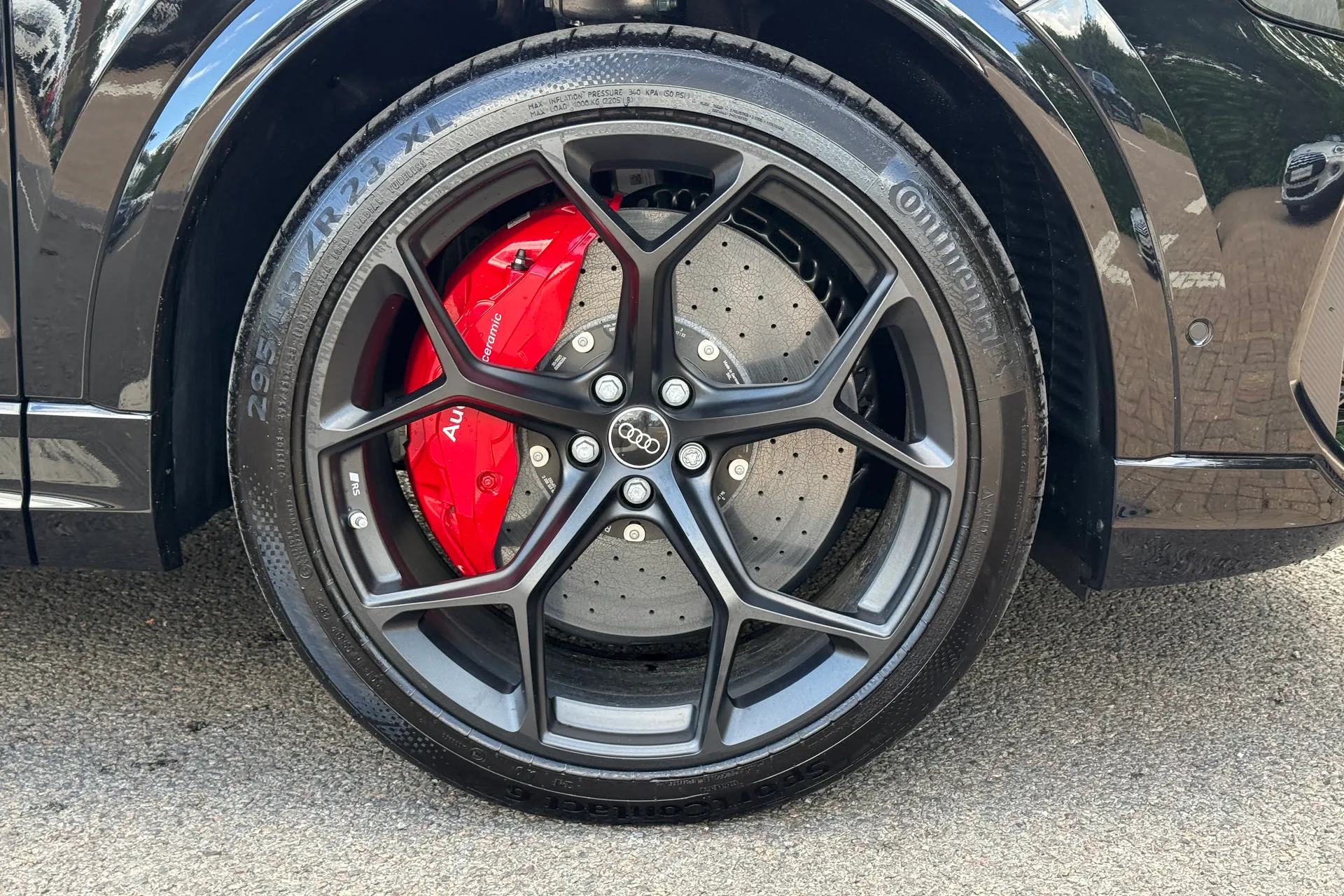 Audi RS Q8 thumbnail image number 34