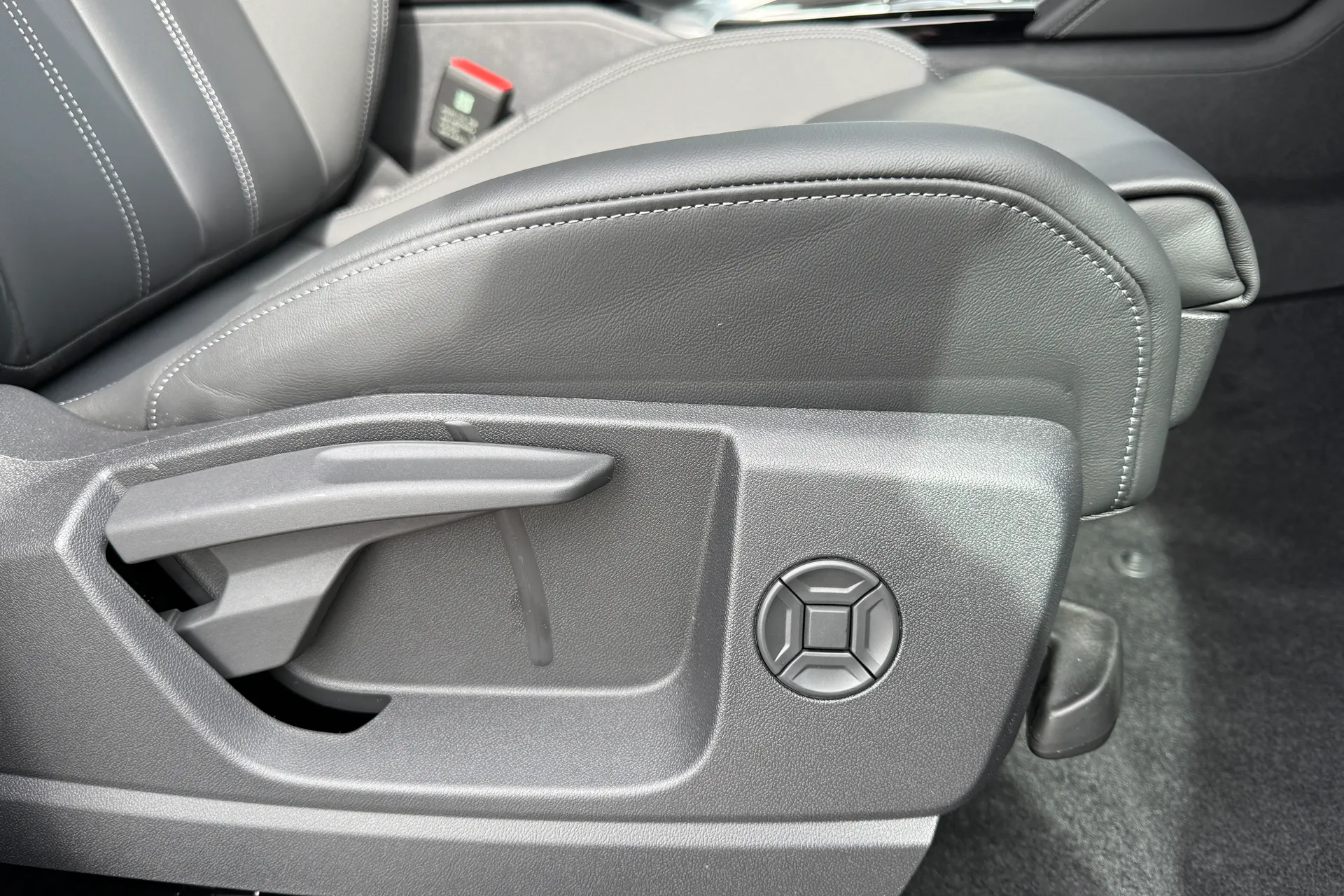 Audi Q5 thumbnail image number 22