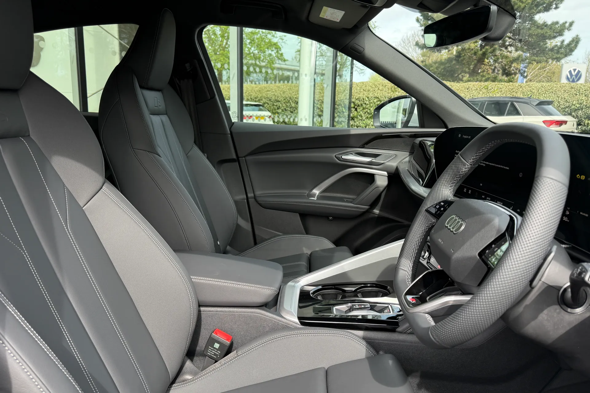 Audi Q5 thumbnail image number 14