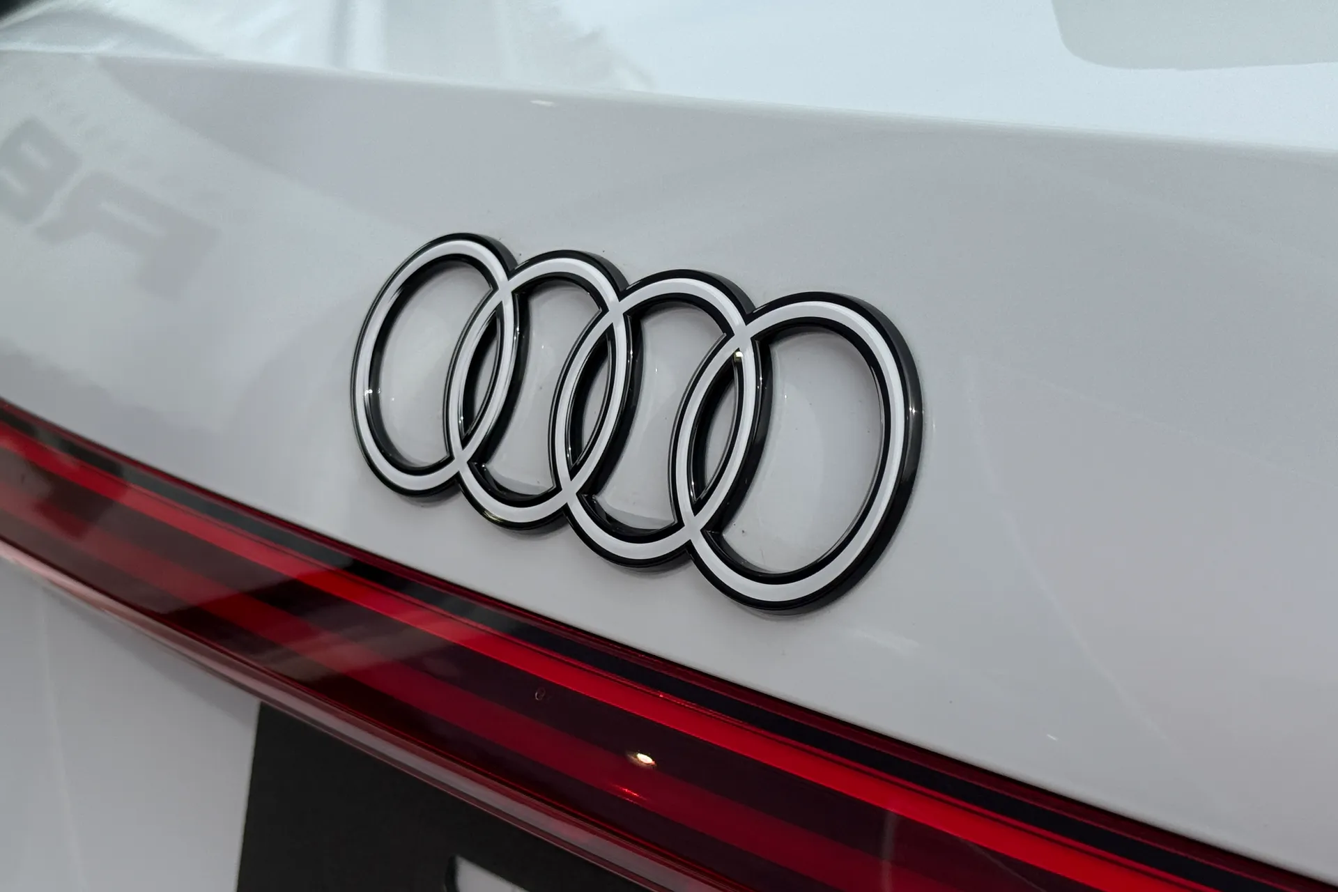 Audi Q5 thumbnail image number 15