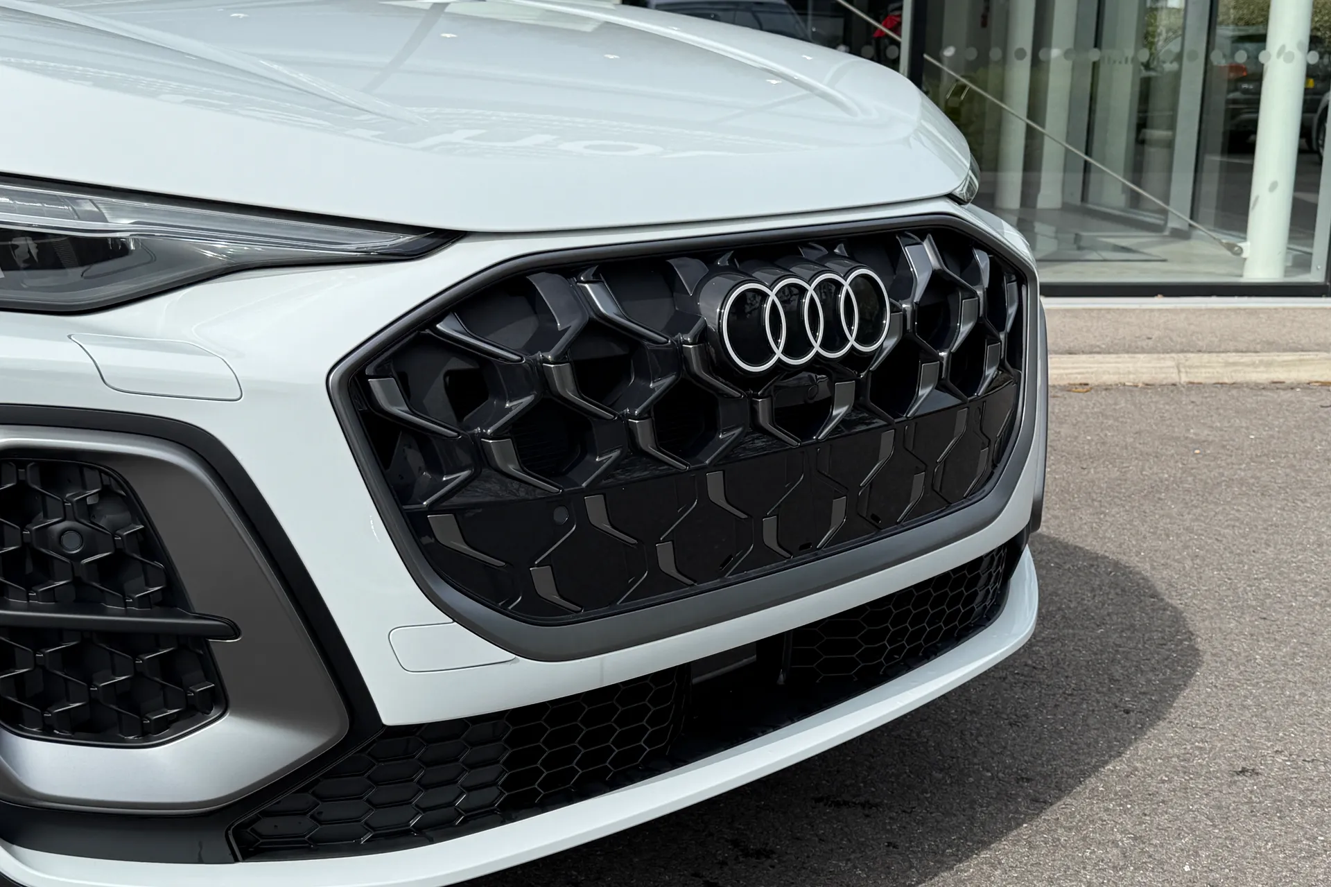 Audi Q5 thumbnail image number 9