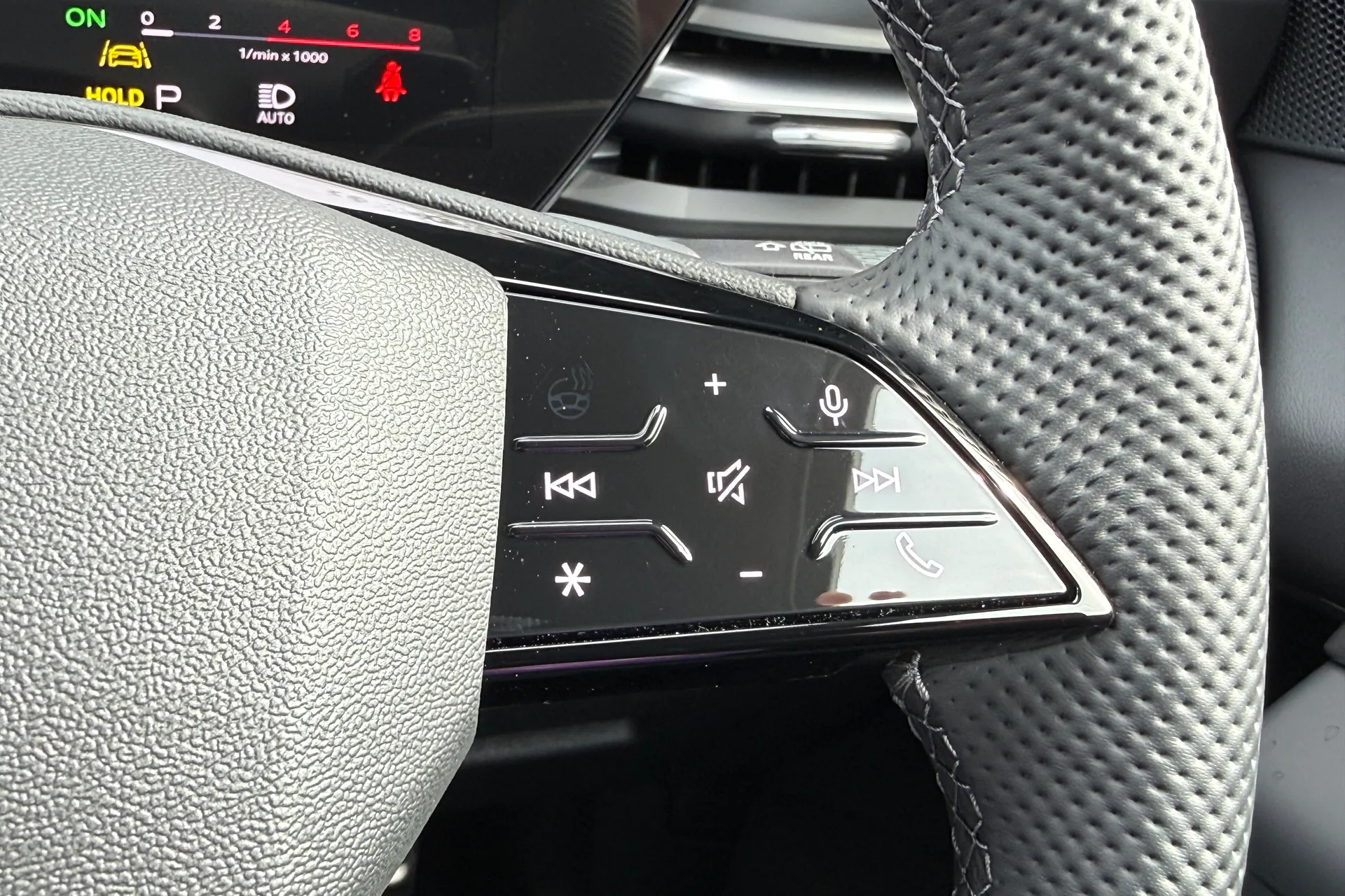 Audi Q5 thumbnail image number 30