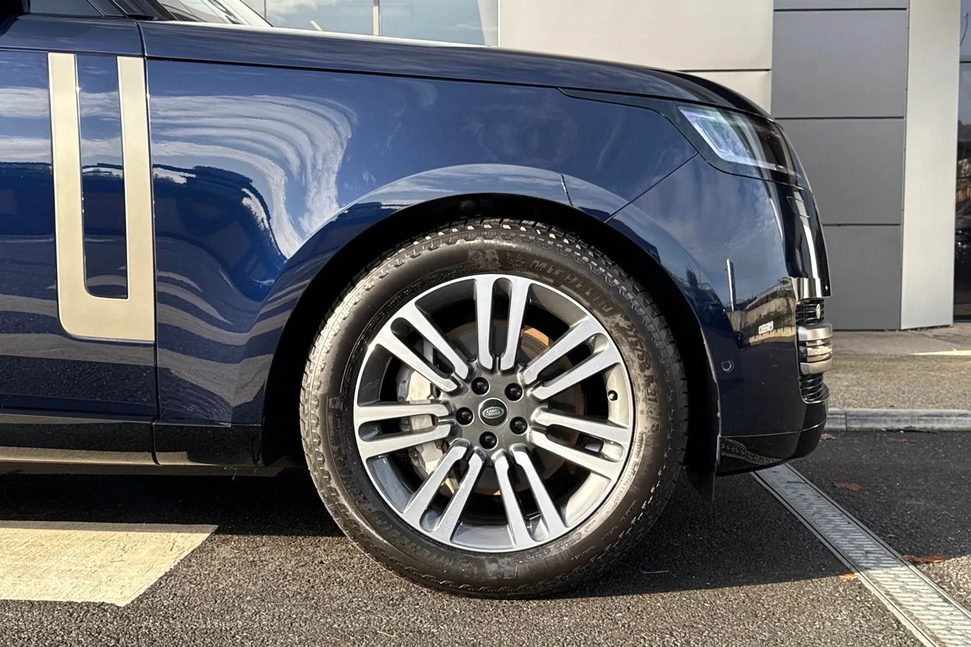 LAND ROVER RANGE ROVER thumbnail image number 24