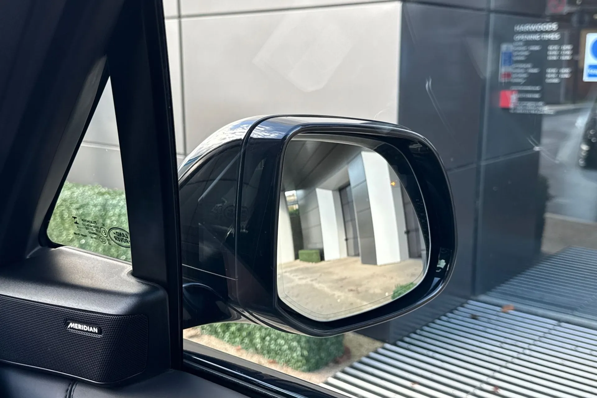 LAND ROVER RANGE ROVER thumbnail image number 13