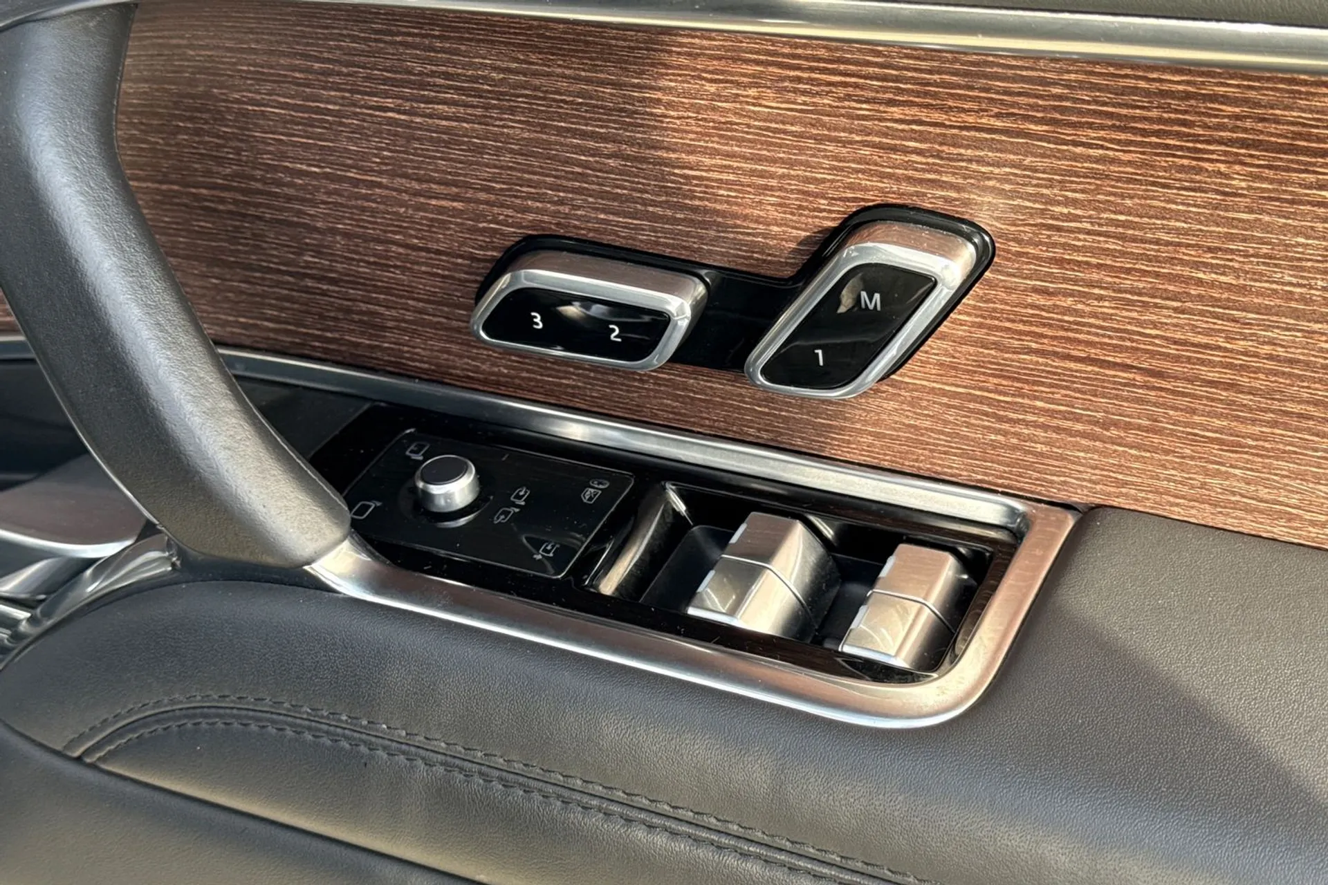 LAND ROVER RANGE ROVER thumbnail image number 53