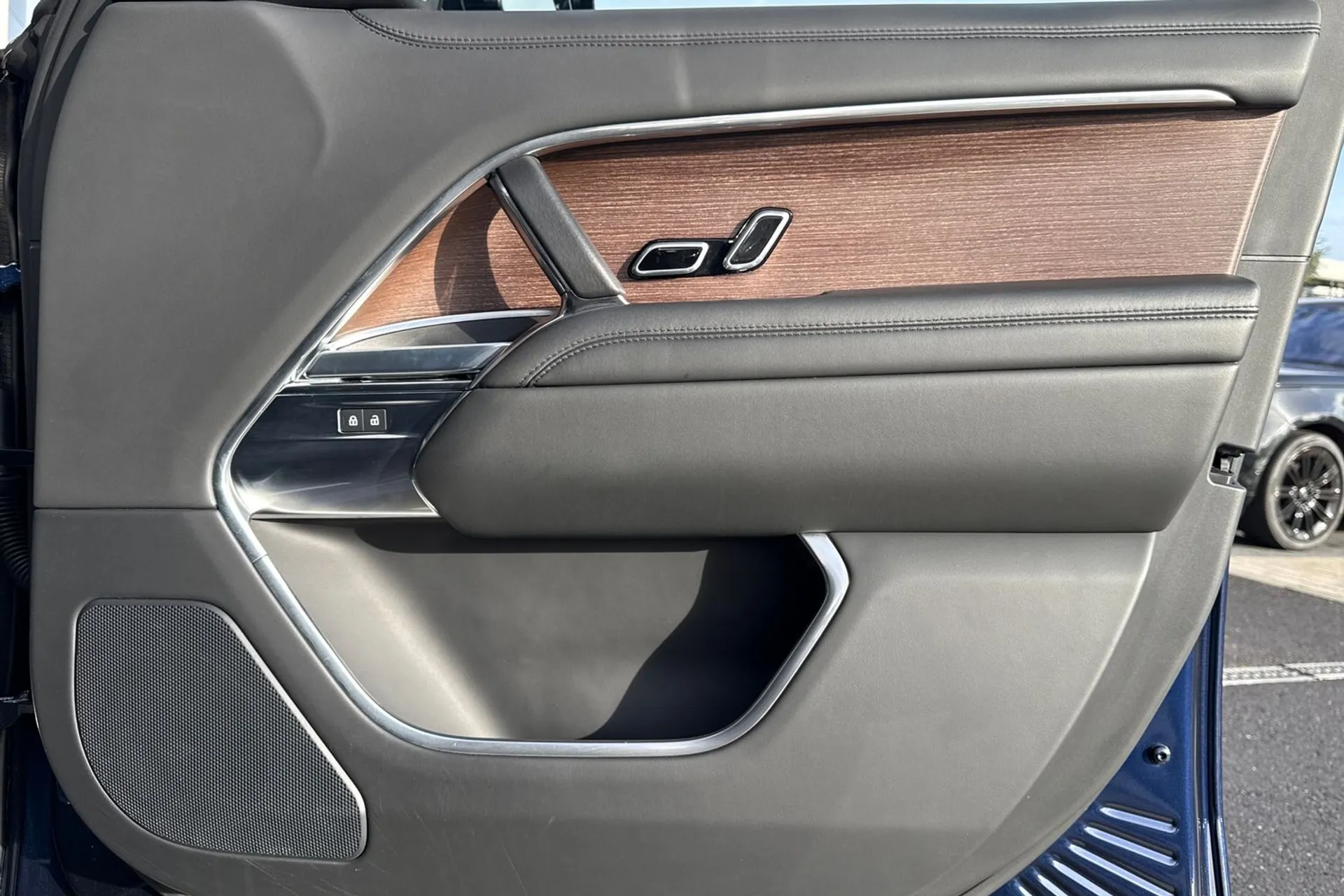 LAND ROVER RANGE ROVER thumbnail image number 20