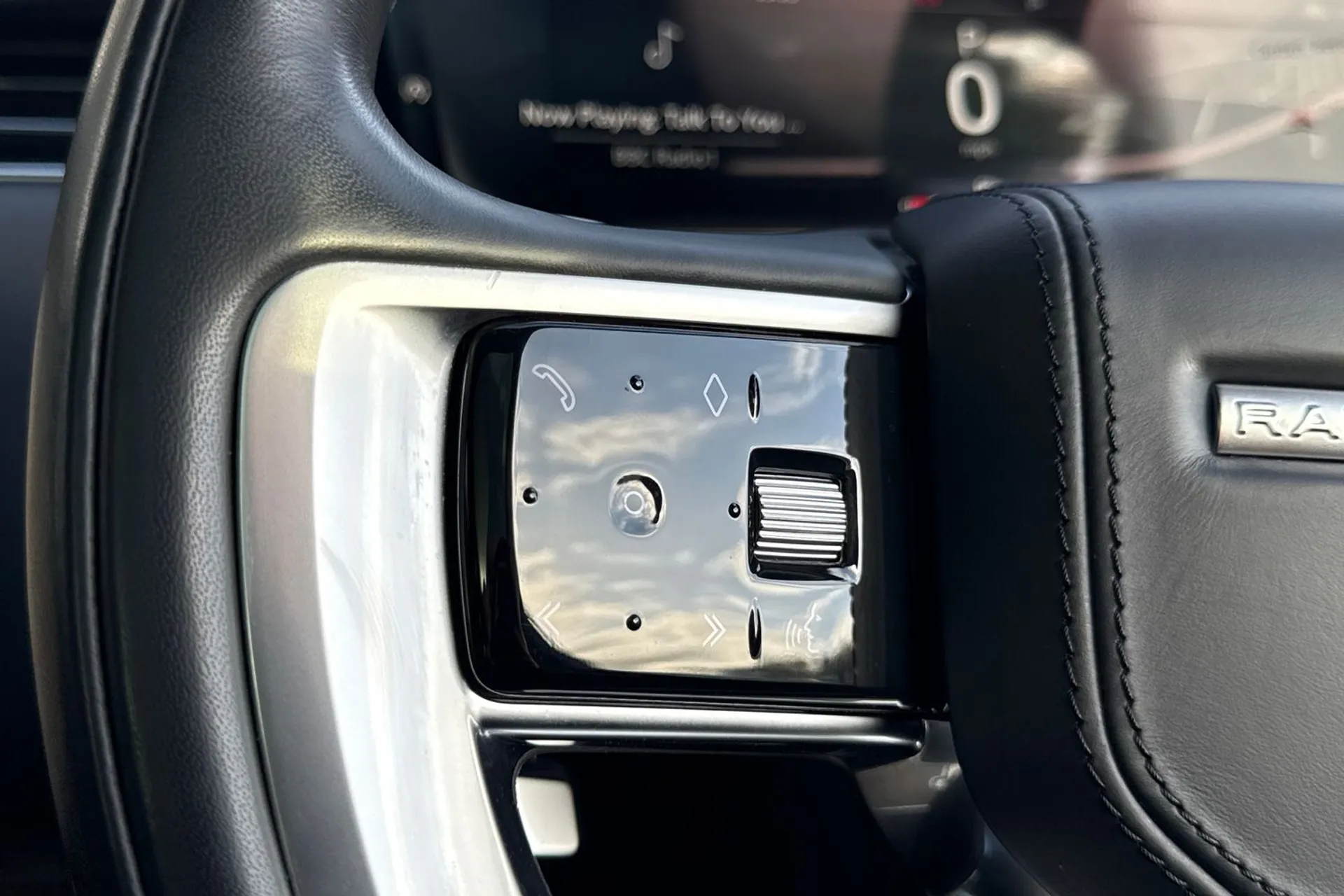 LAND ROVER RANGE ROVER thumbnail image number 30