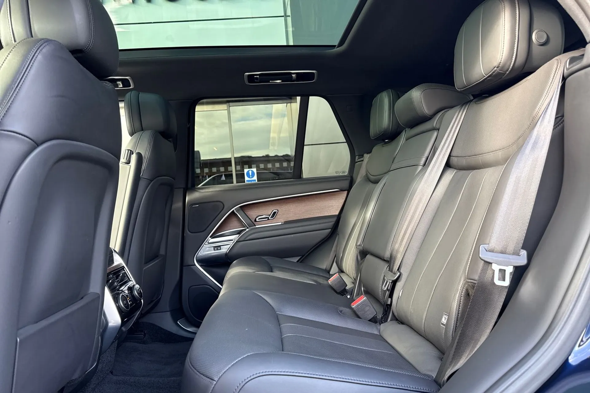 LAND ROVER RANGE ROVER thumbnail image number 51