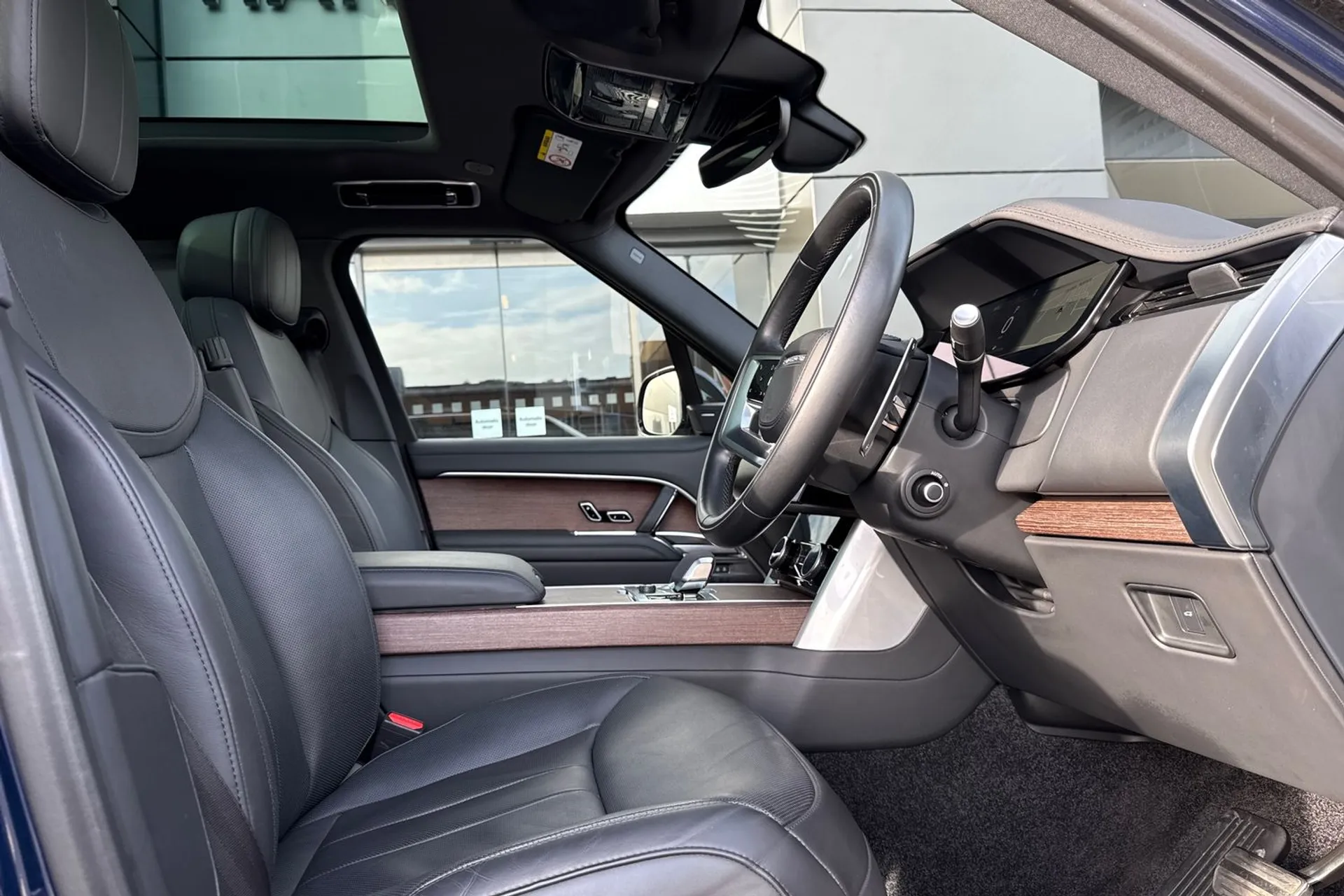 LAND ROVER RANGE ROVER thumbnail image number 16