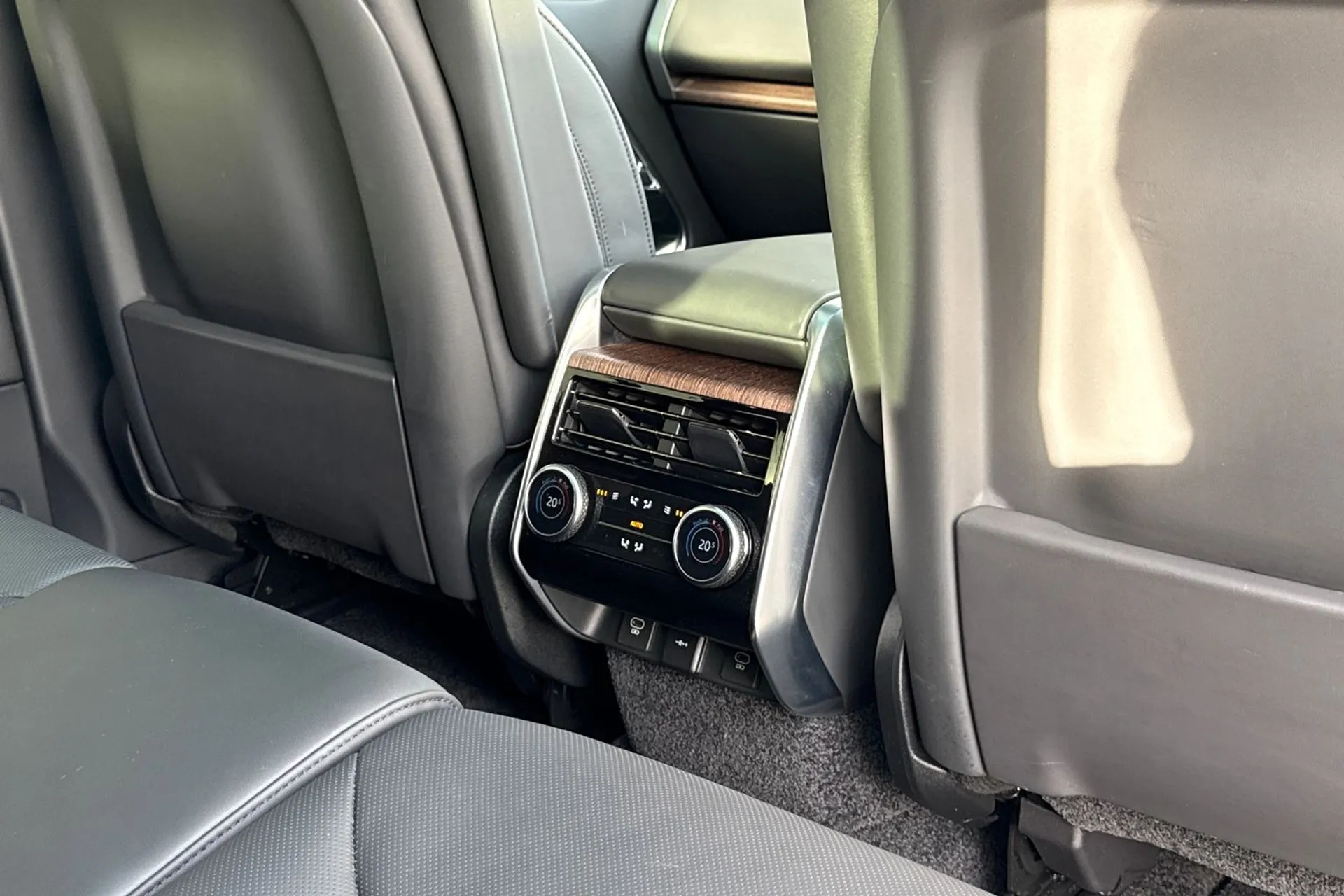 LAND ROVER RANGE ROVER thumbnail image number 43