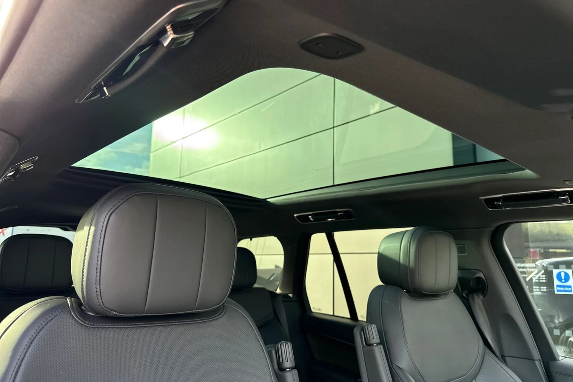 LAND ROVER RANGE ROVER thumbnail image number 10