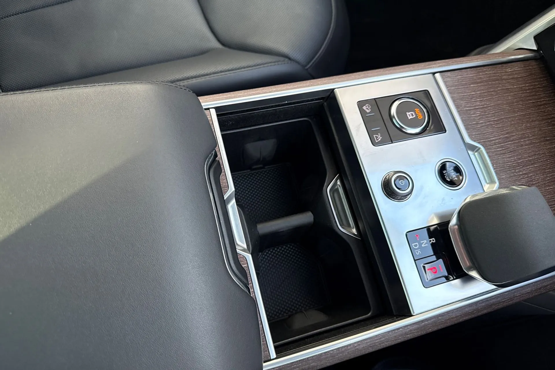 LAND ROVER RANGE ROVER thumbnail image number 57